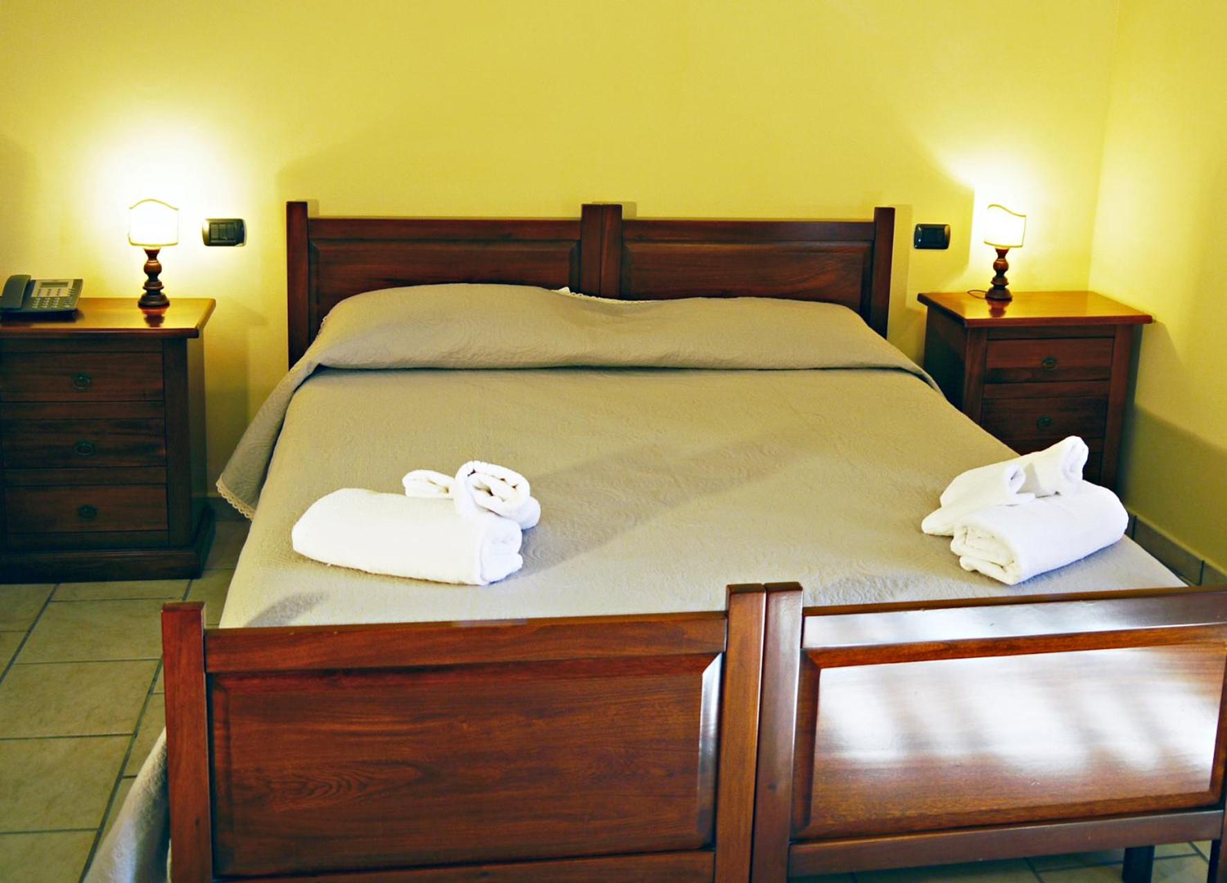 Double Room - Photo 6