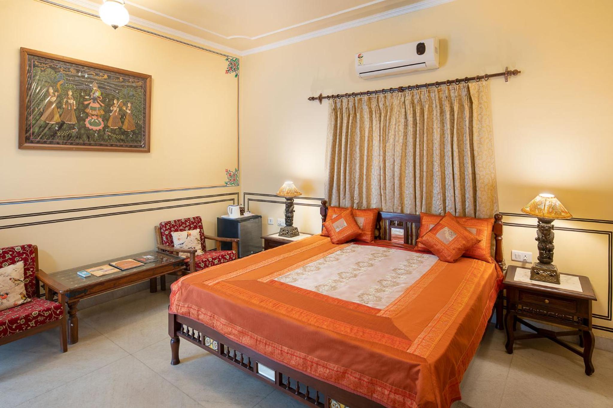 Superior Room: Late Check-Out upto 2 hours (subject to availability),Early Check-In upto 2 hours (subject to availability), 10% off on Food & Beverage services