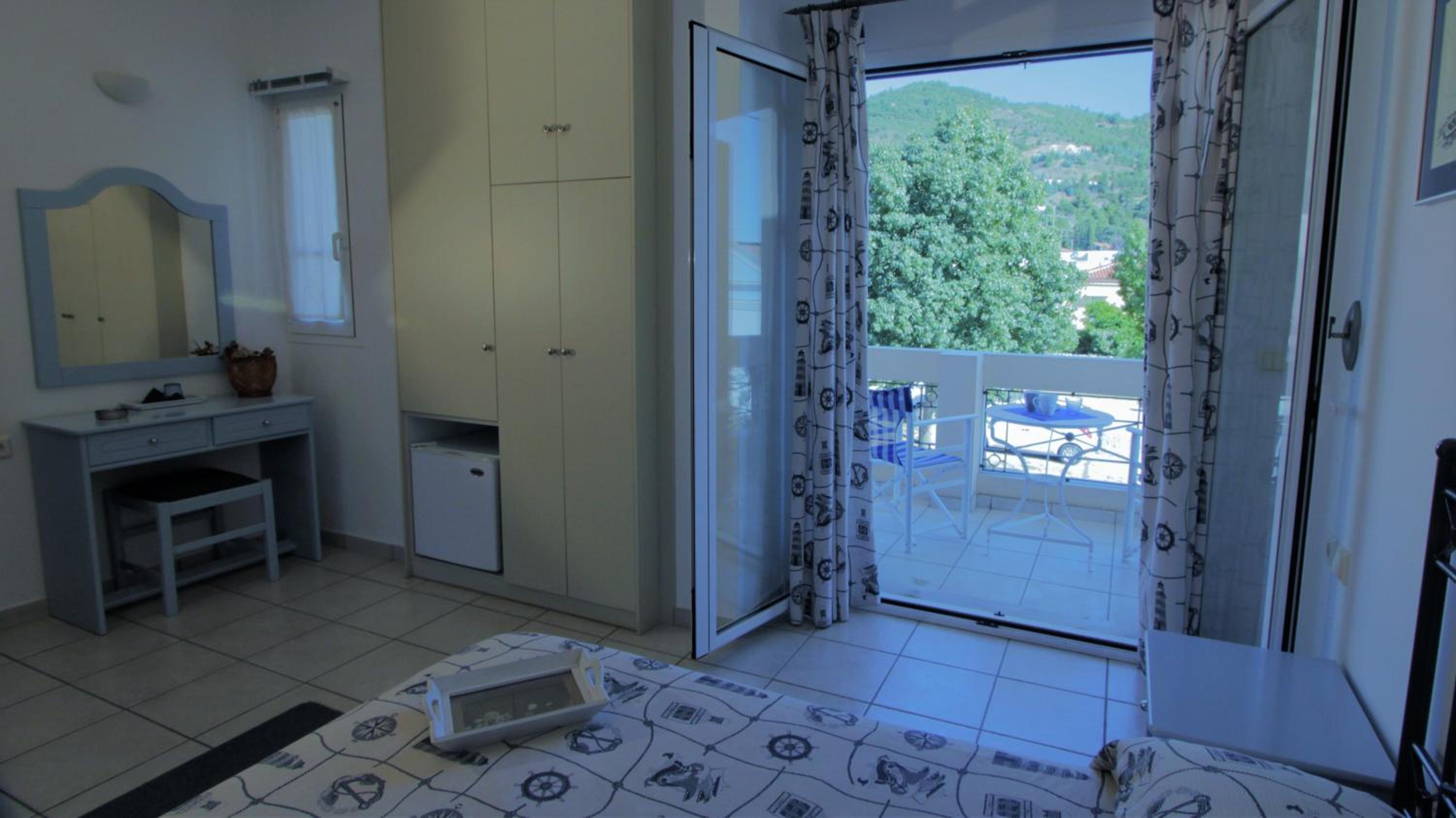 Double Room with Balcony and Mountain and Sea View  photo 1