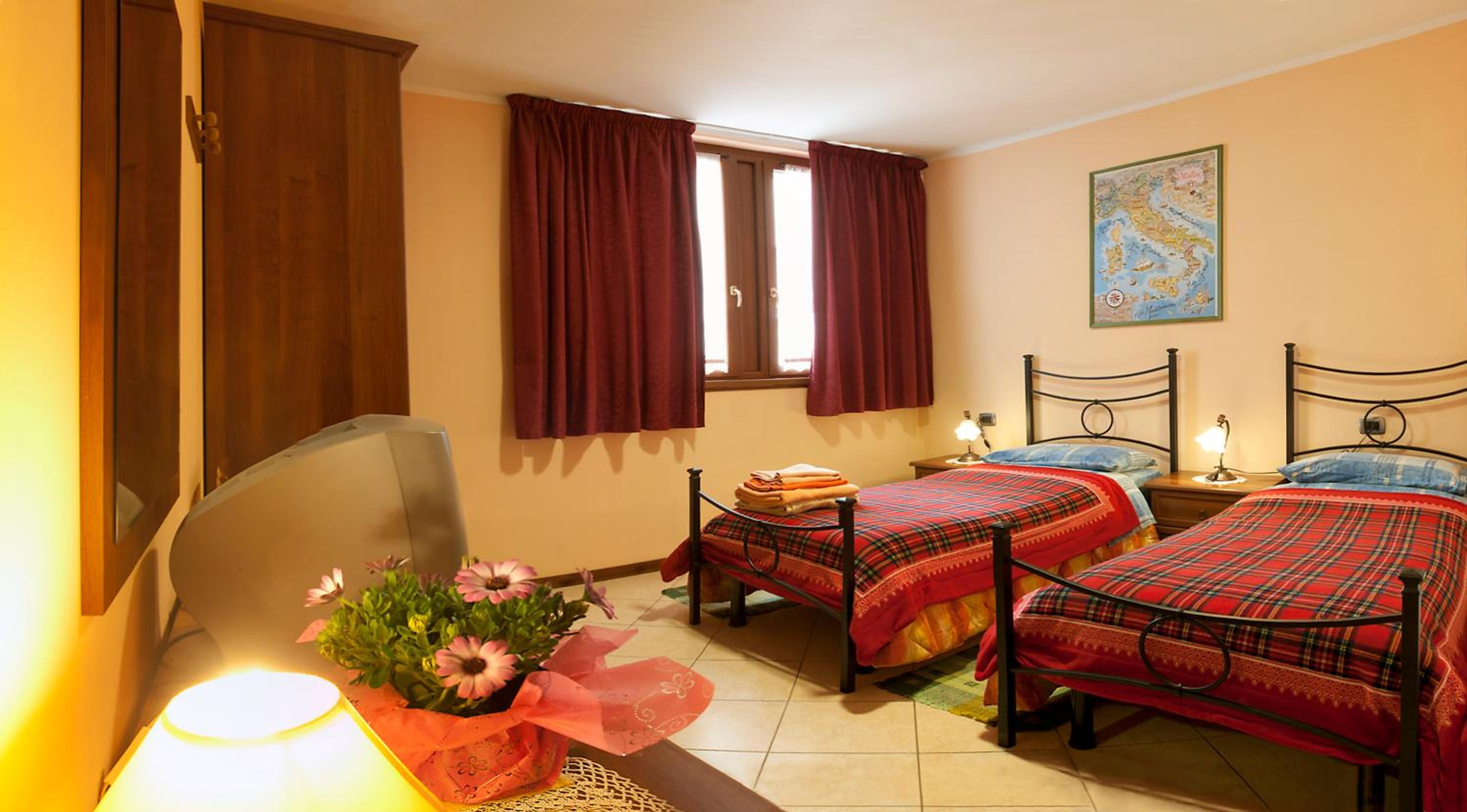 Twin Room - Photo 1