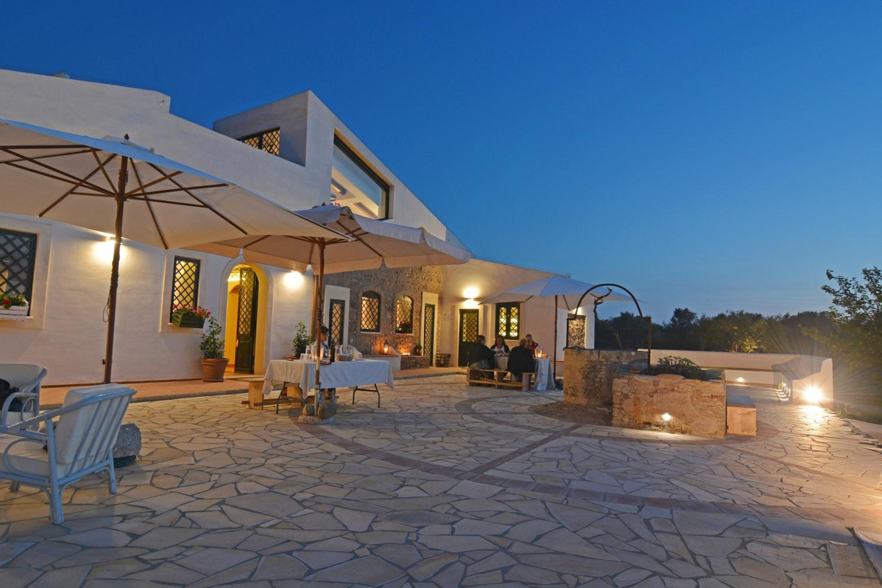 Villa photo 3