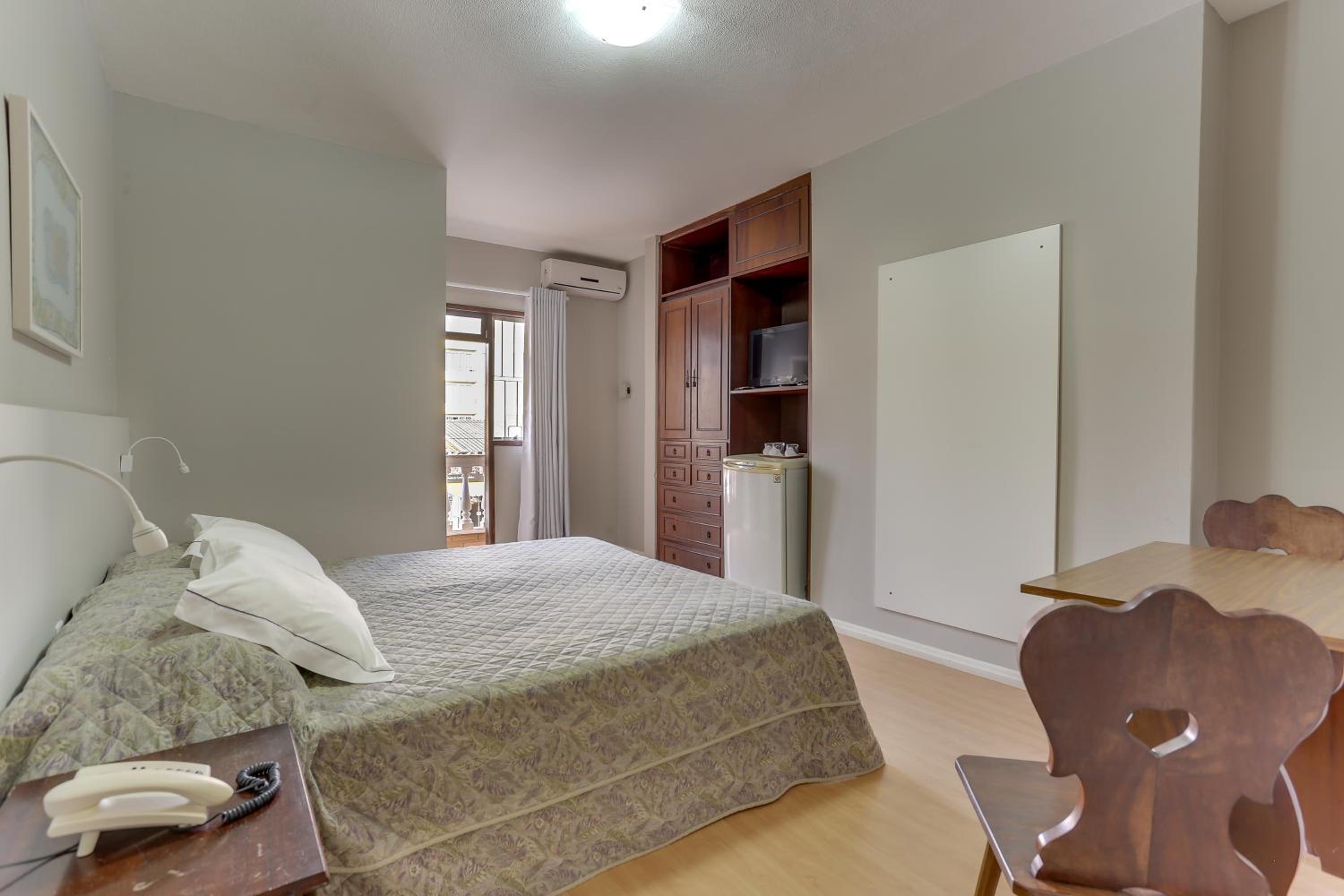 Luxury Double Room with Partial Sea View - Photo 1