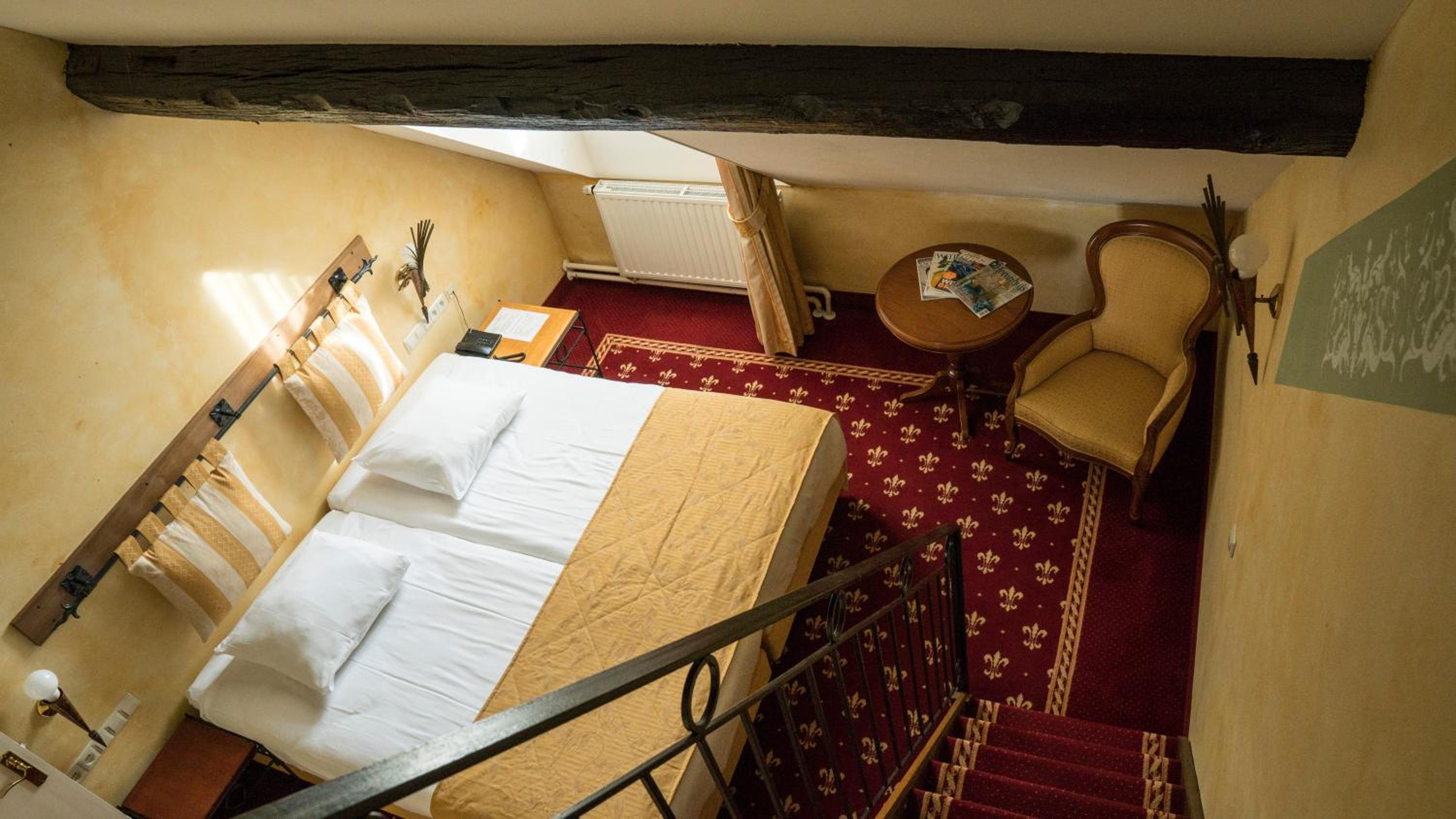 Large Twin Room photo 2