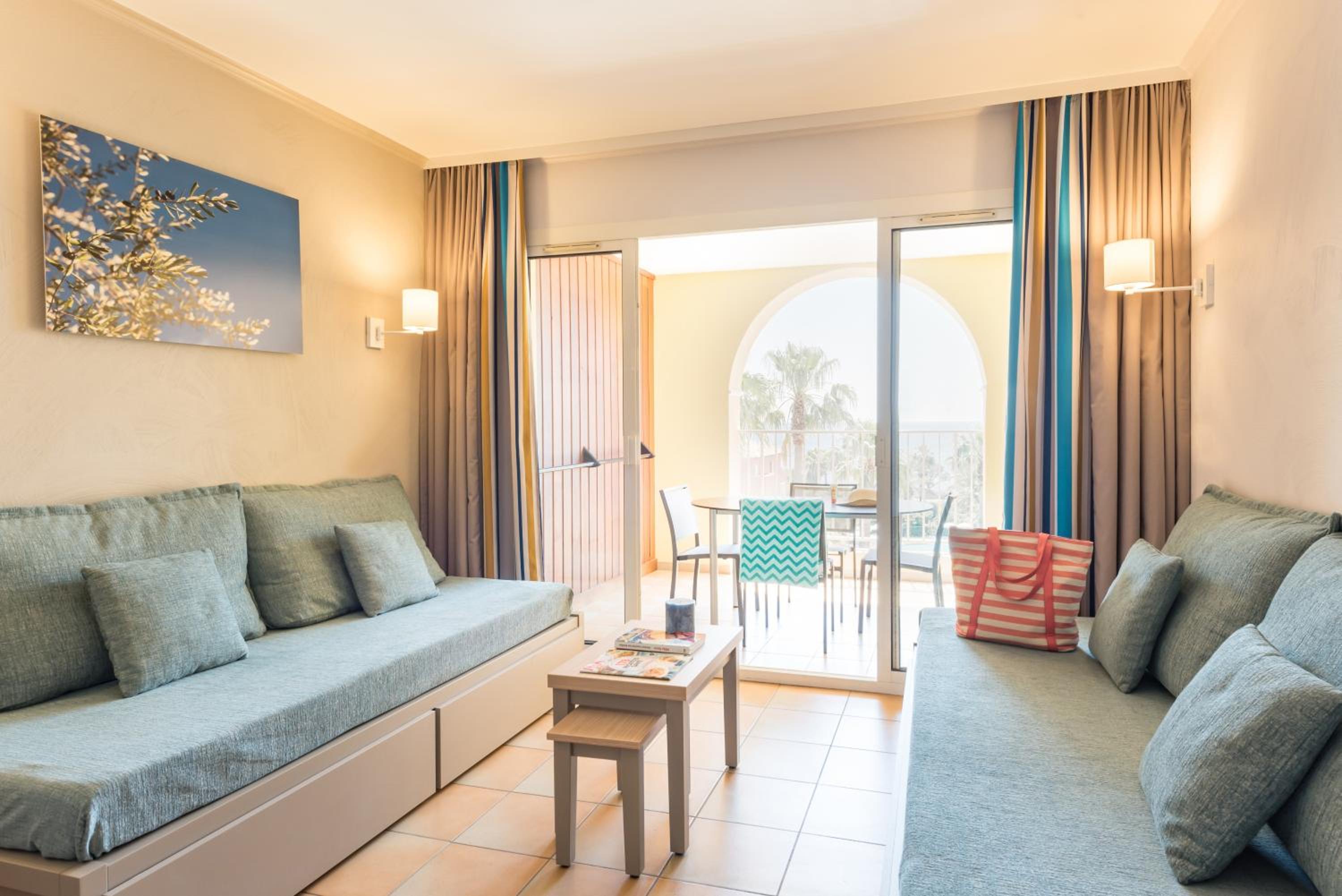One-Bedroom Apartment with Terrace or Balcony (4 People) - Photo 6