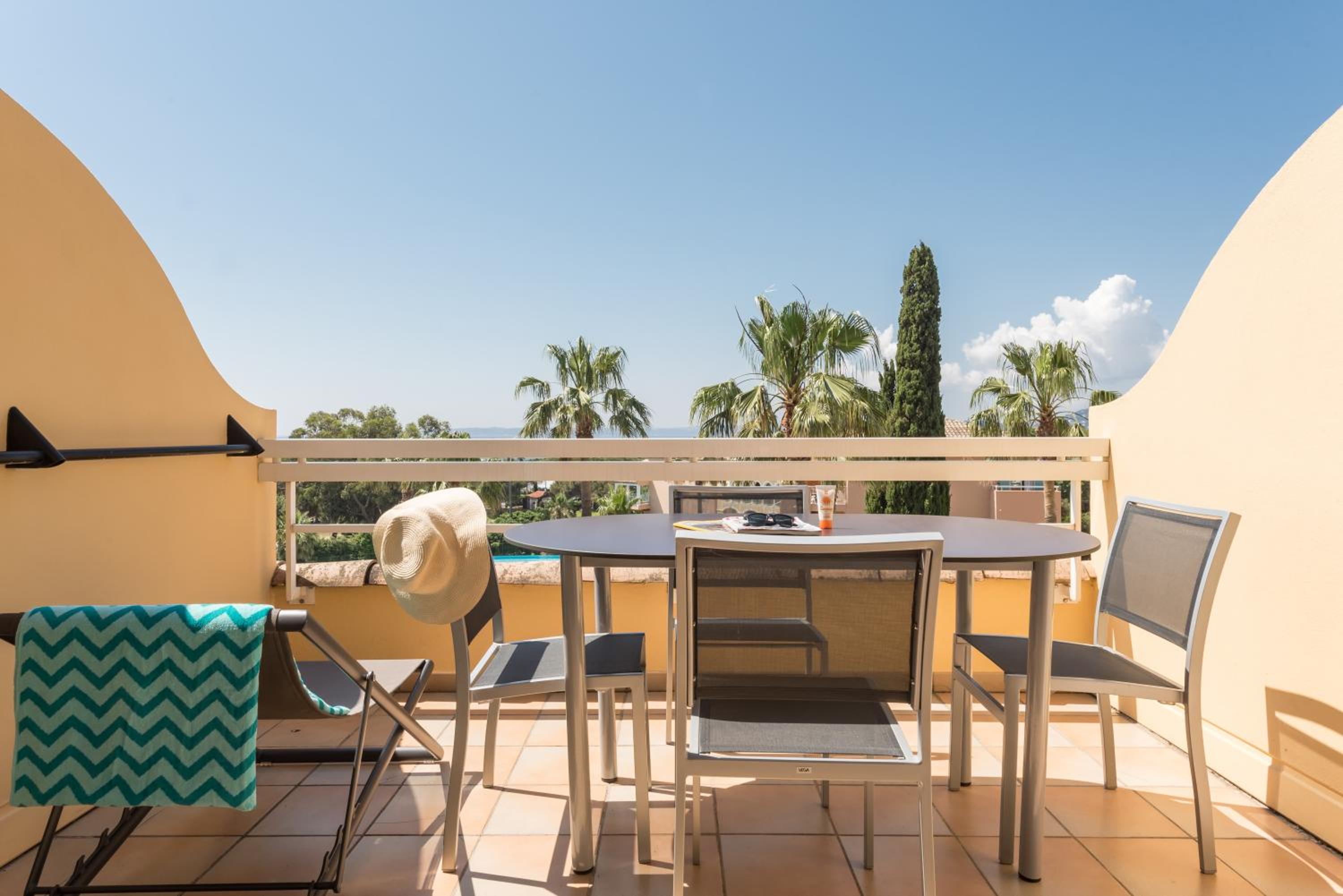 One-Bedroom Apartment with Terrace or Balcony (4 People) - Photo 5