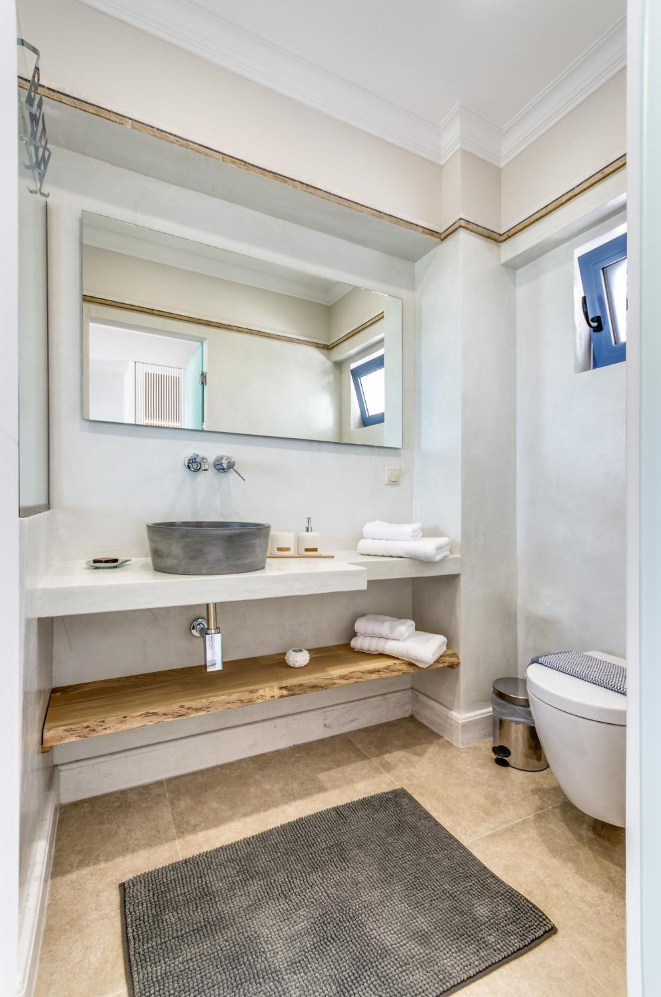 Suite with Sea View - Photo 10
