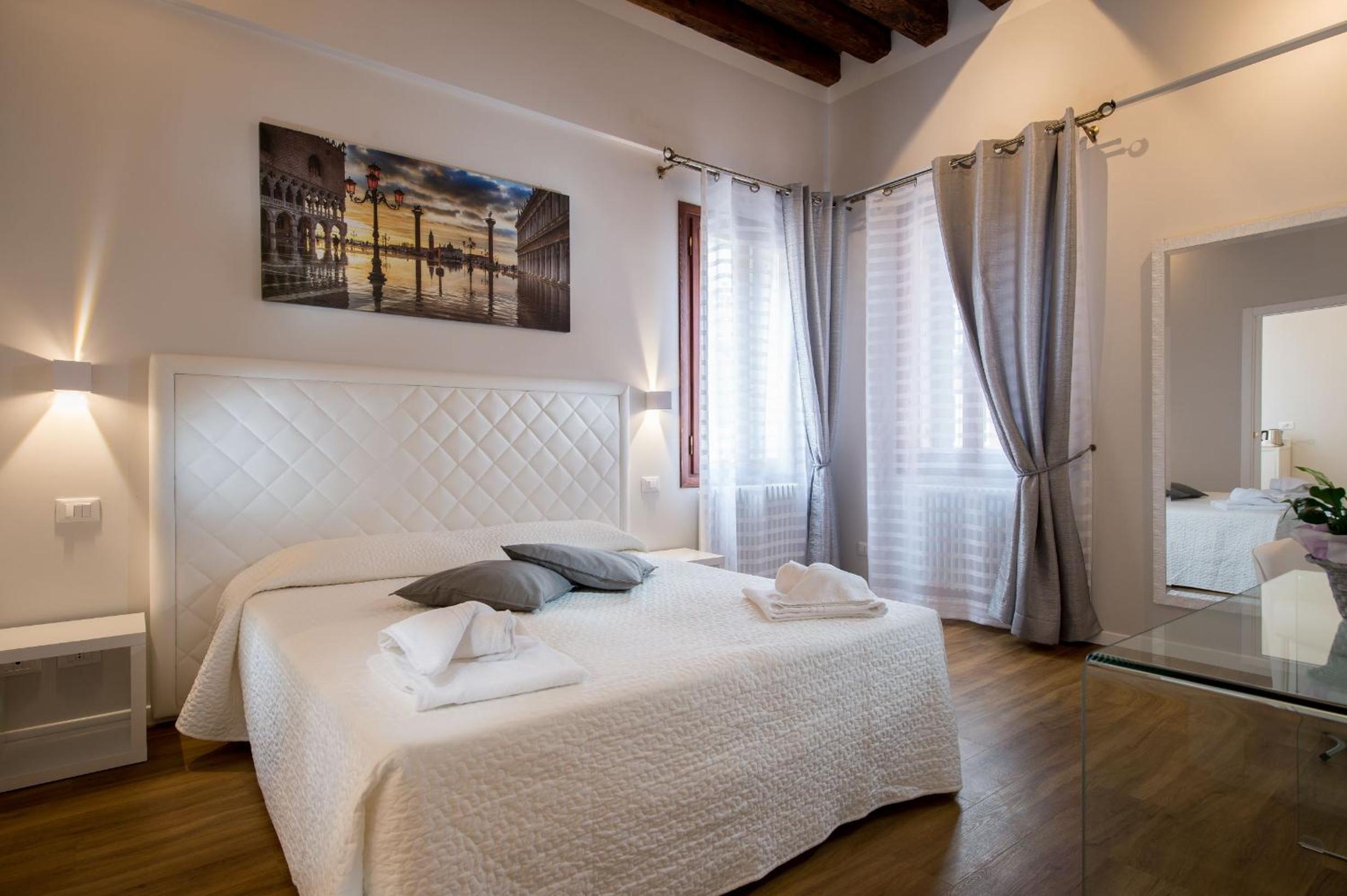 Double Room - Separate Building (no kitchen) photo 3