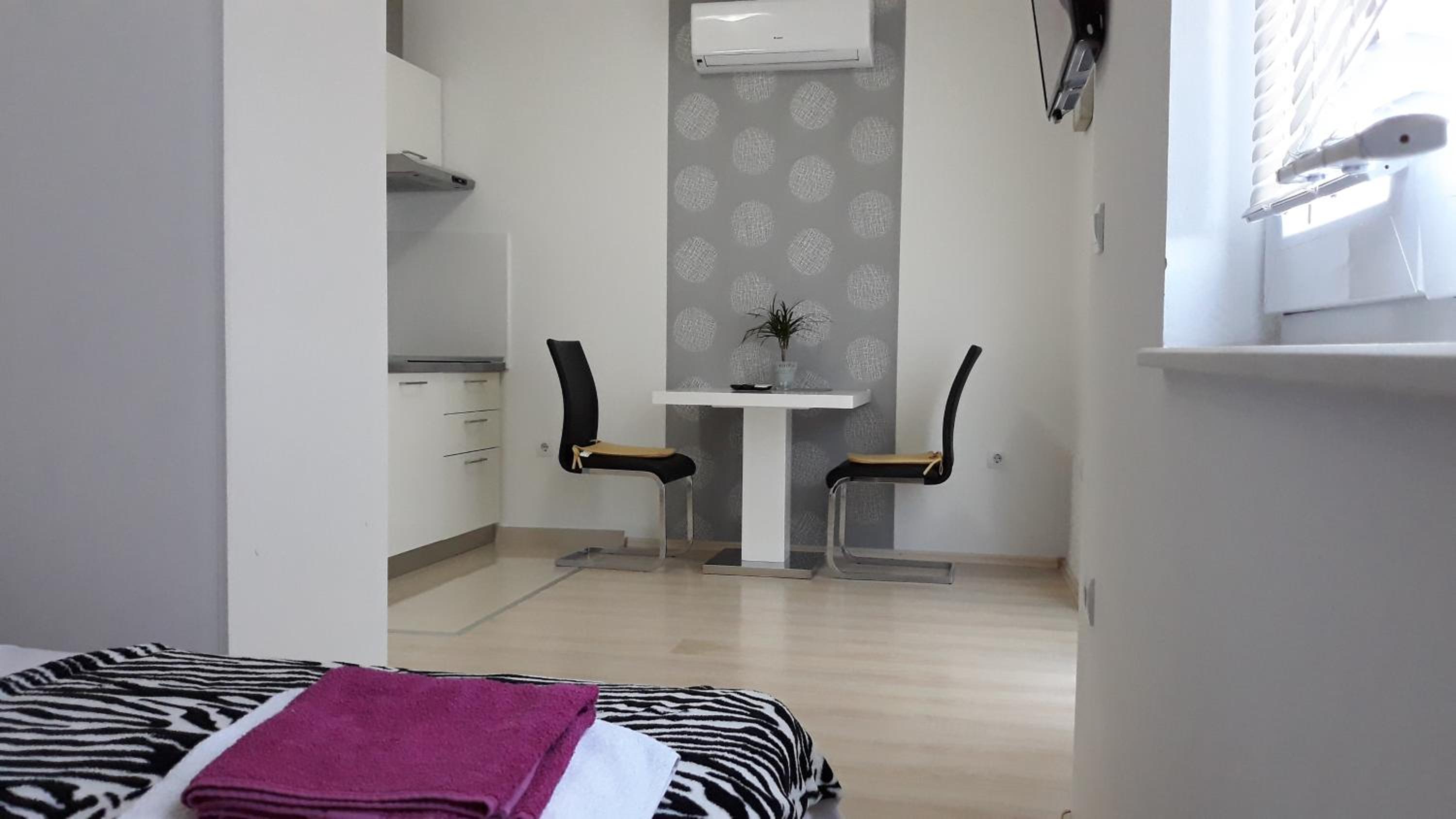 Studio Apartment photo 1