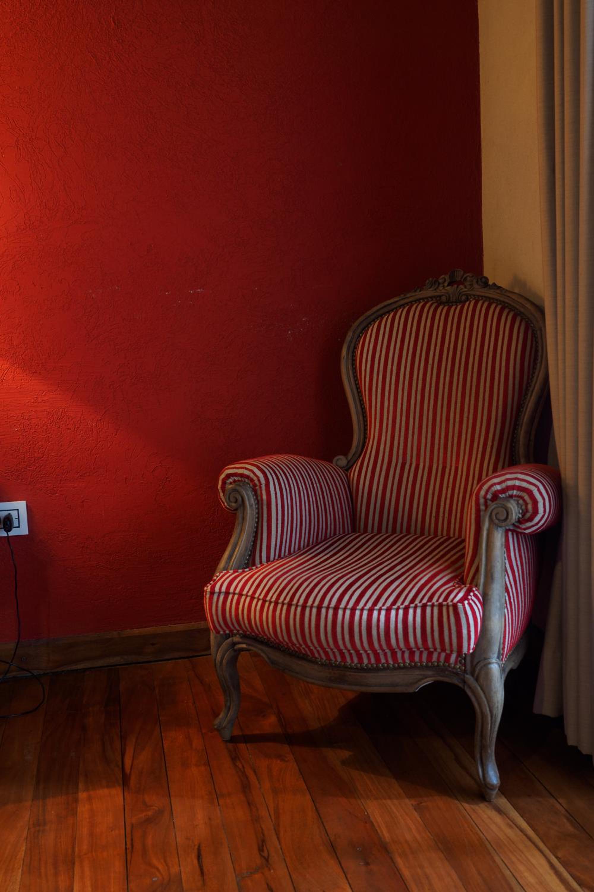 King Suite with Spa Bath photo 3
