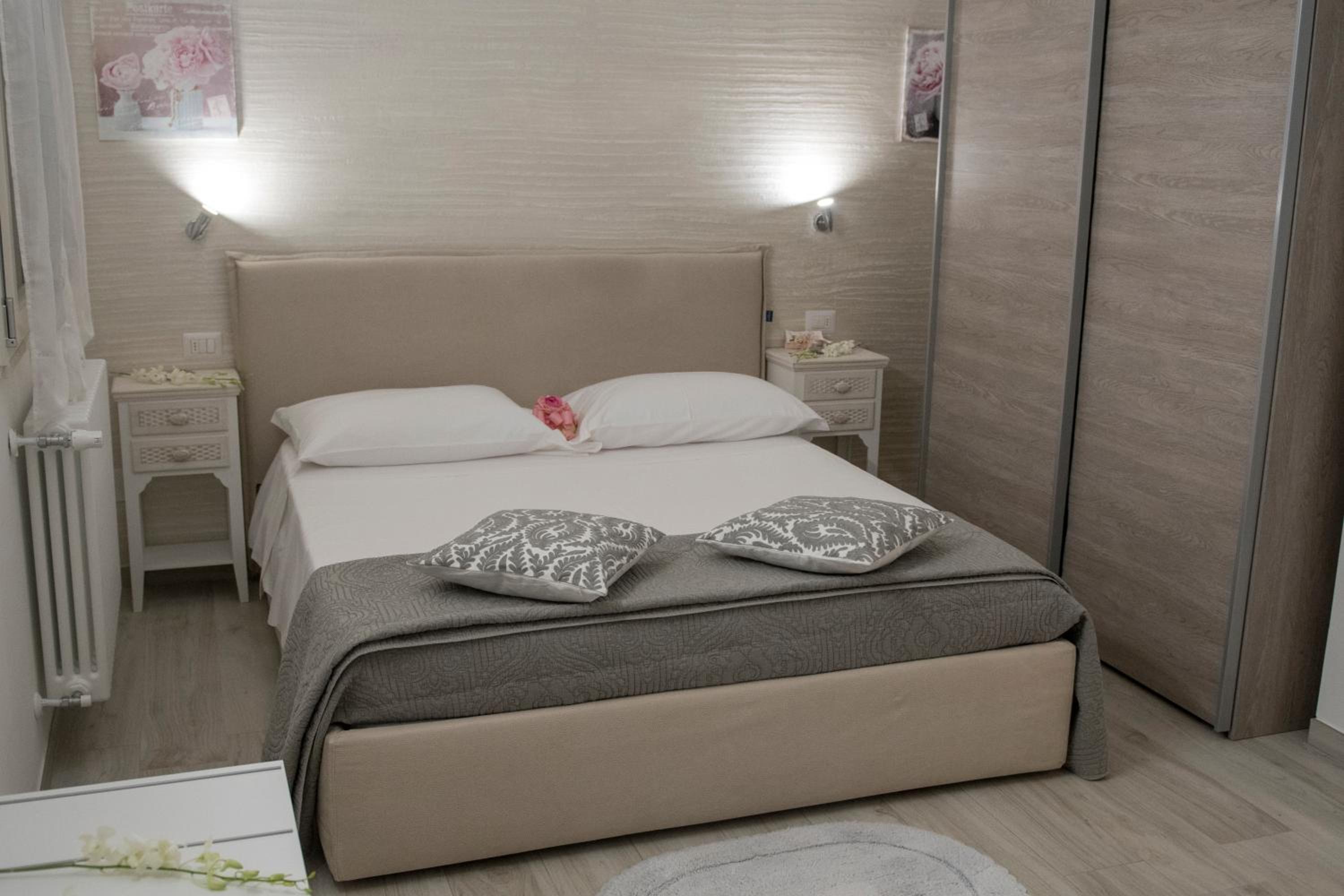 Double Room with Garden View - Photo 11