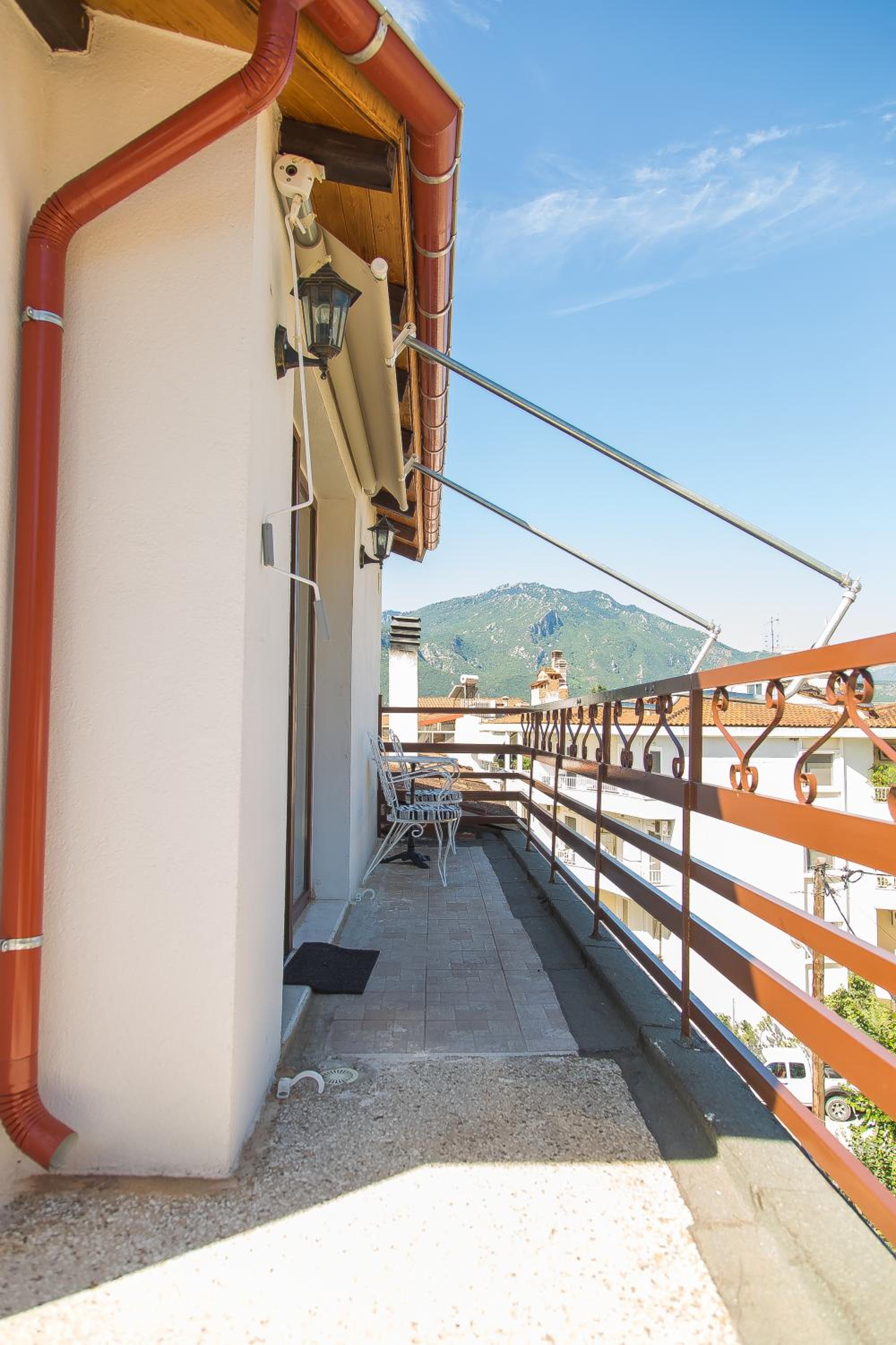 Apartment with Mountain View - Photo 25