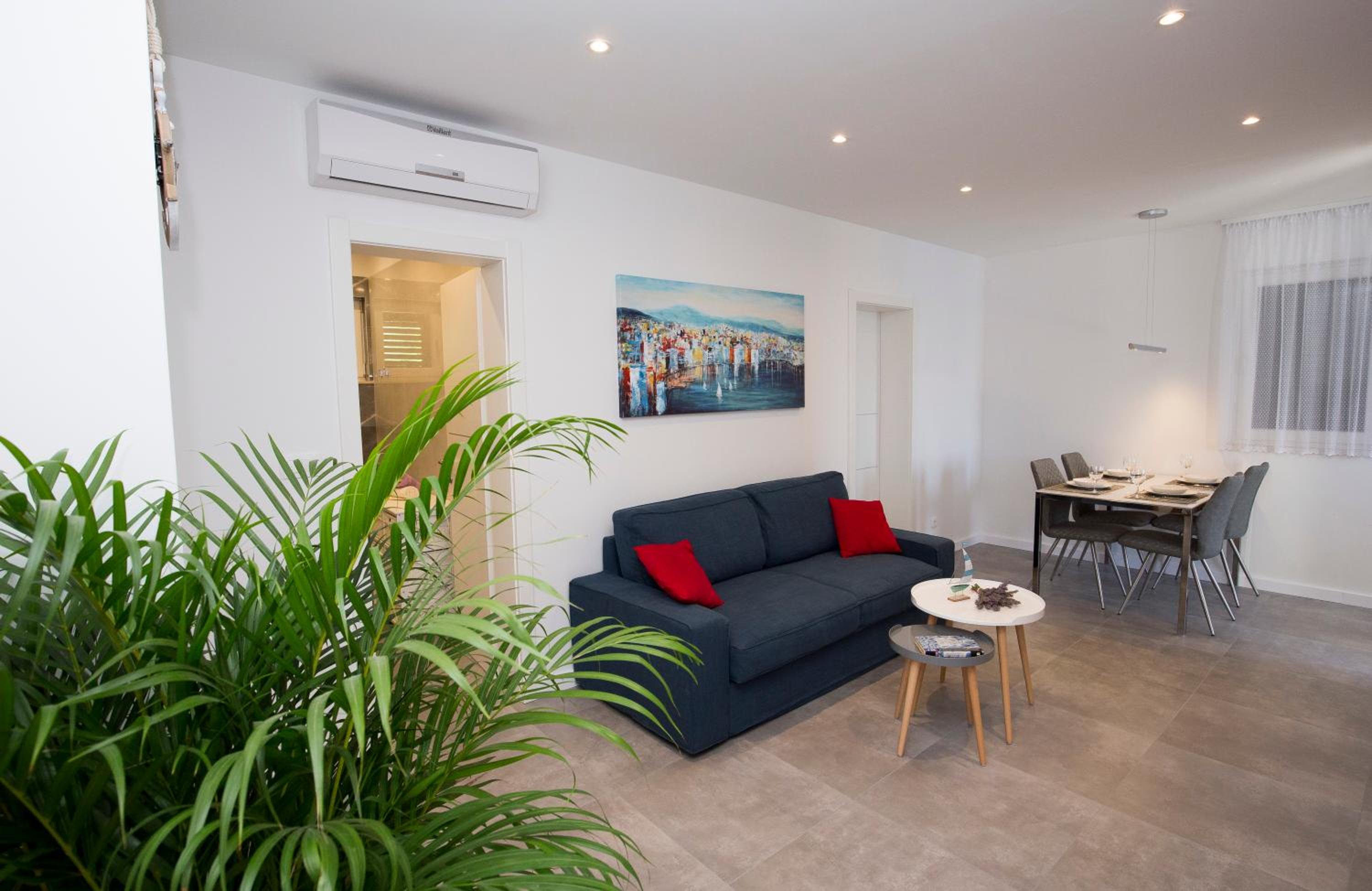 Deluxe Apartment photo 2