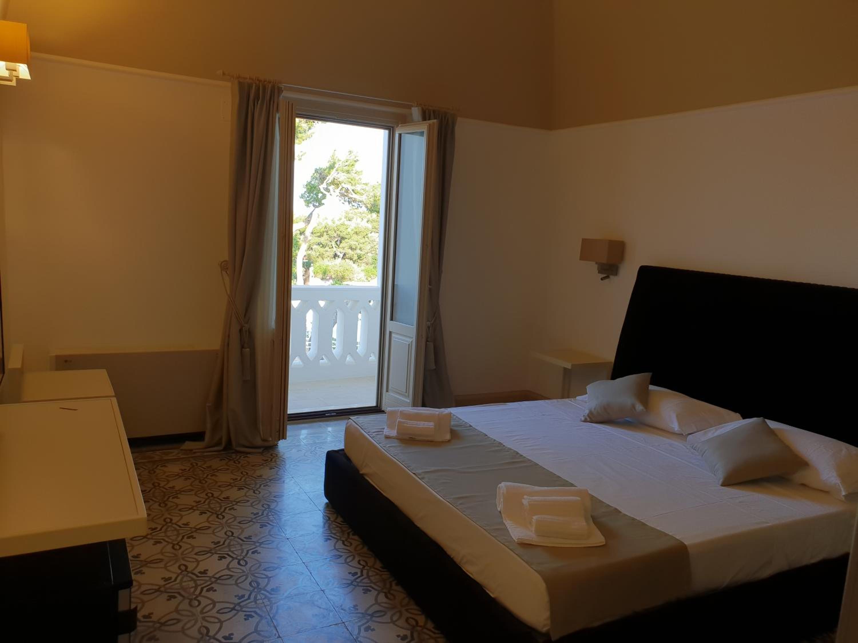 King Room with Garden View photo 3