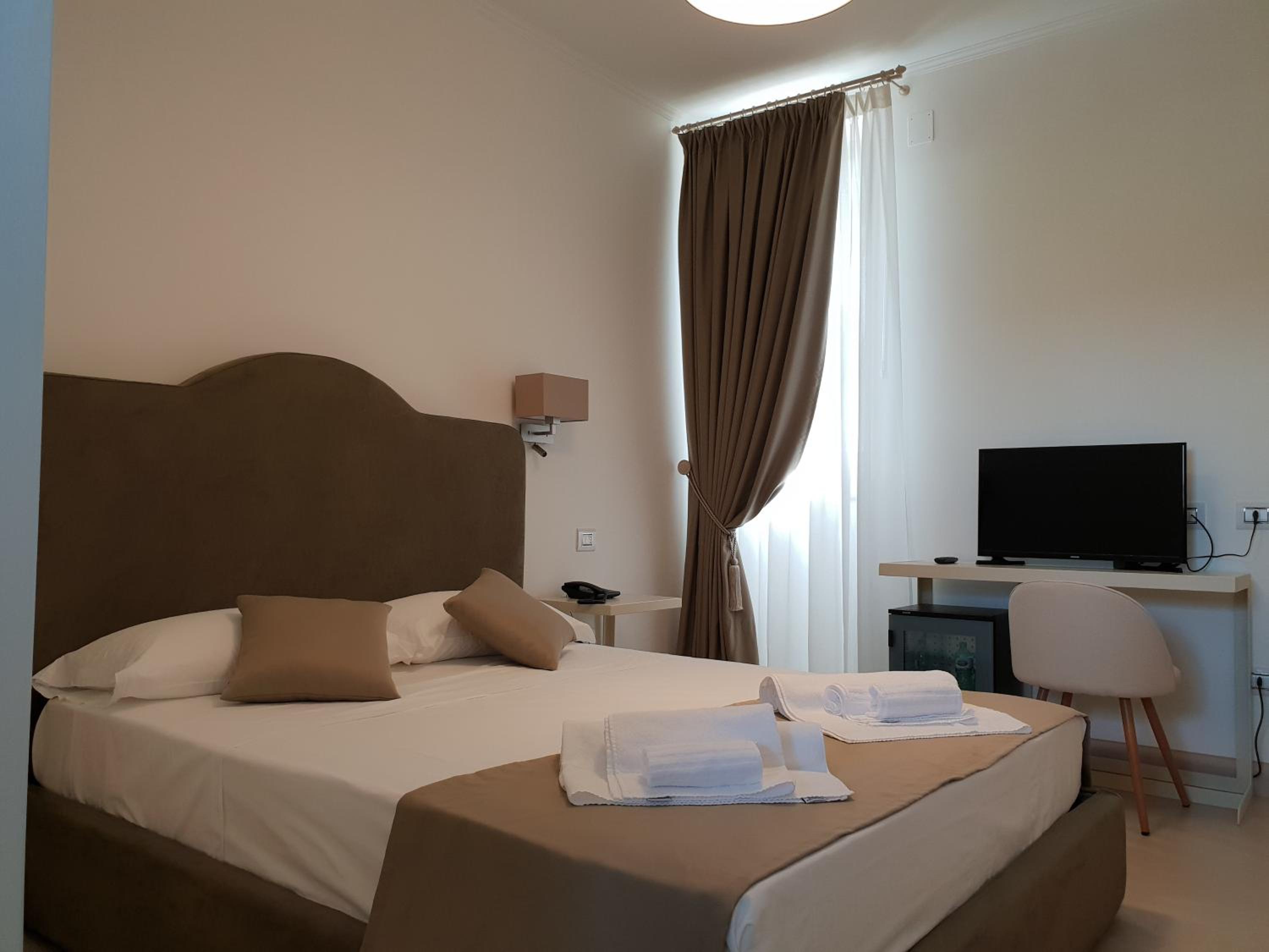 Deluxe Double Room photo 2