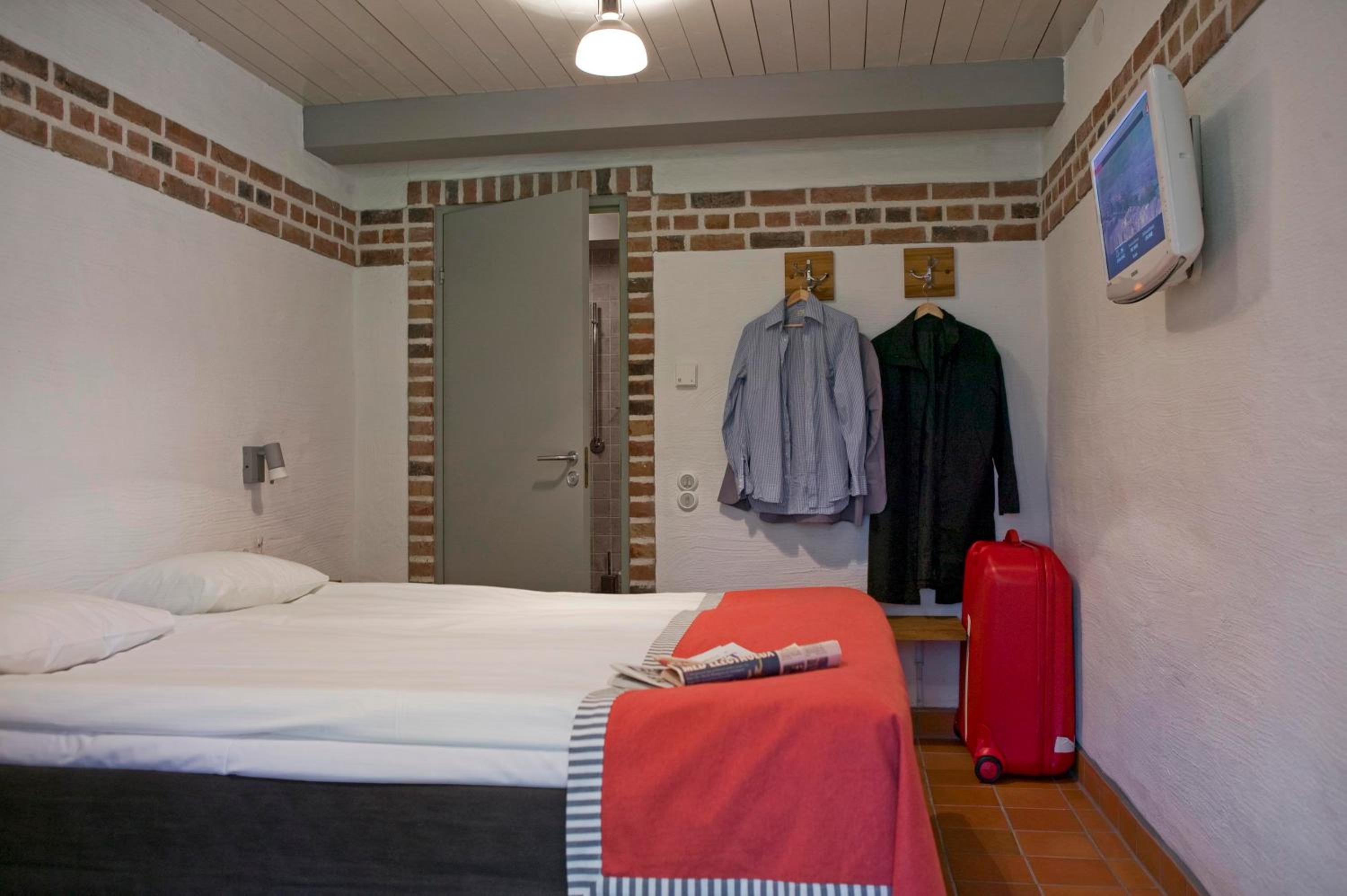 Economy Double Room photo 3
