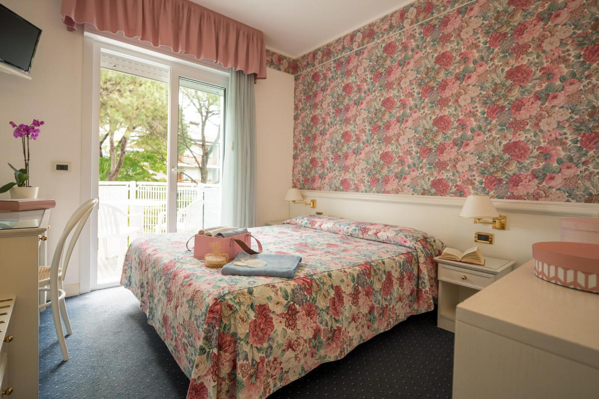 Double or Twin Room - Photo 1