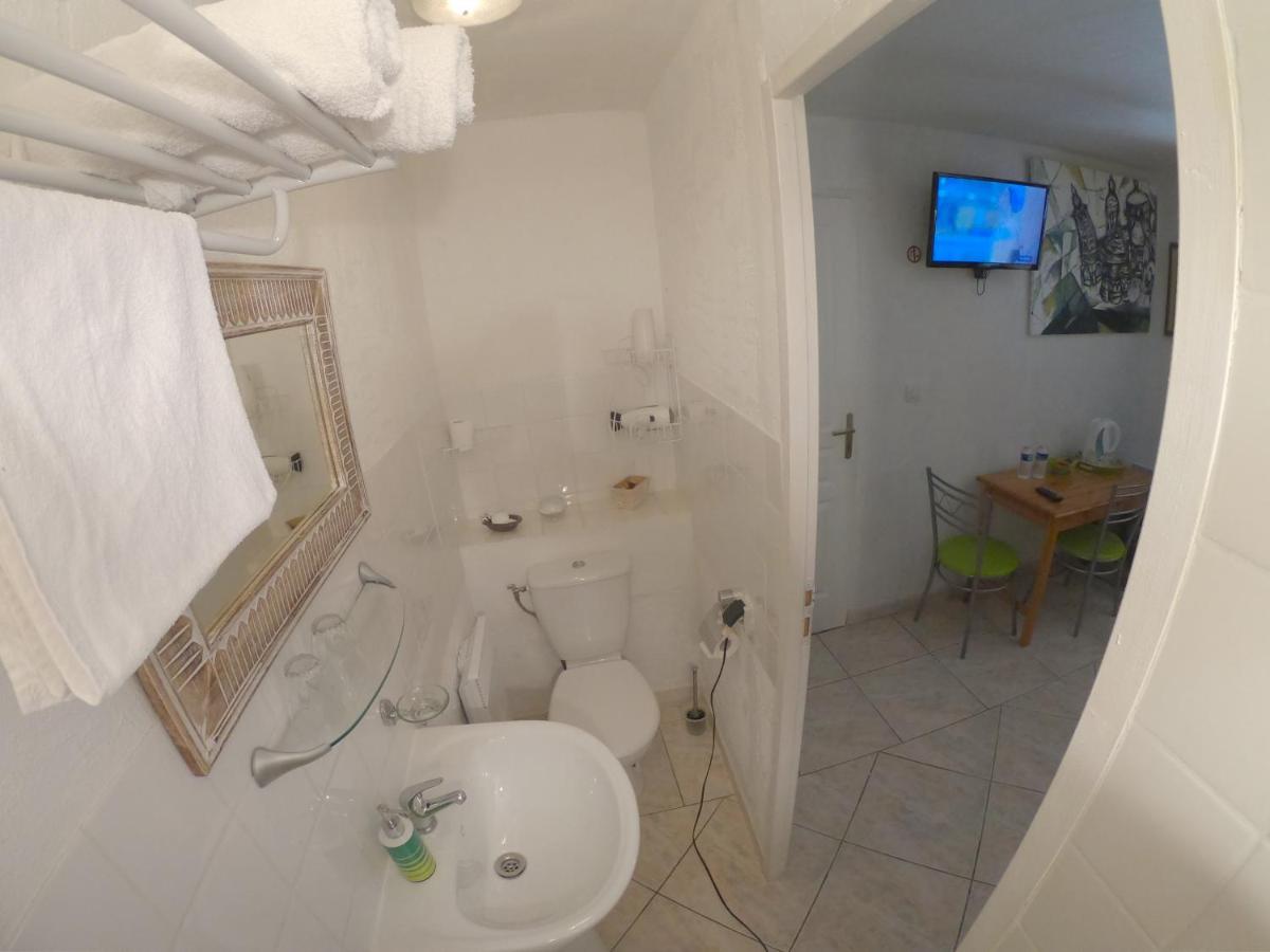 Double Room with Pool View photo 3