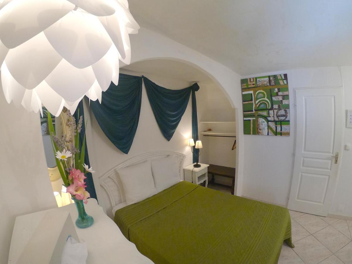 Double Room with Pool View photo 1