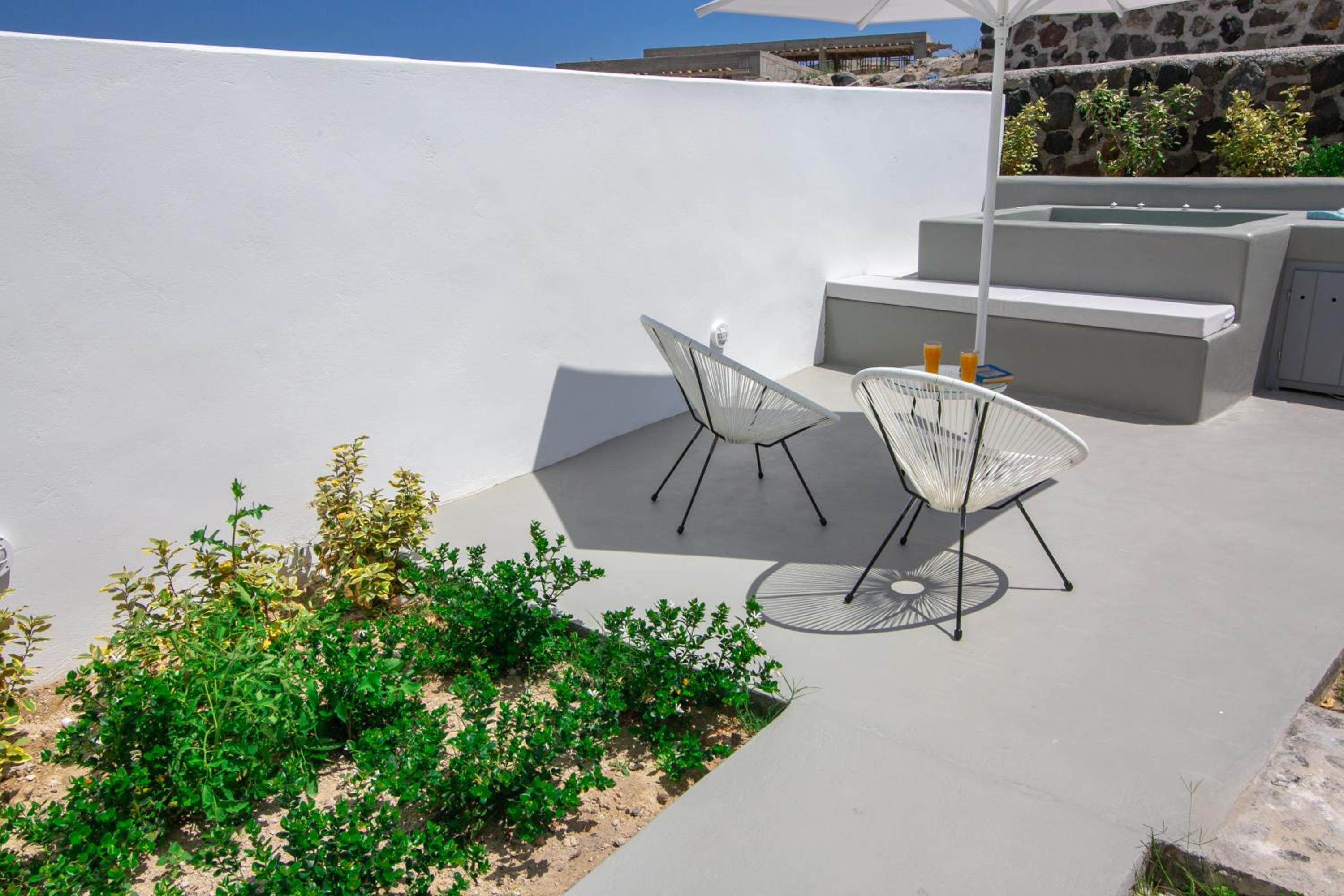 Superior Suite Hot Tub Garden View "Paradeisos" photo 3