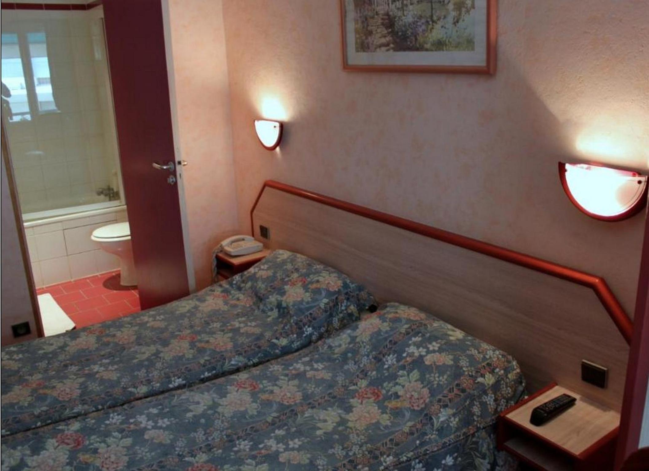 Standard Twin Room photo 3