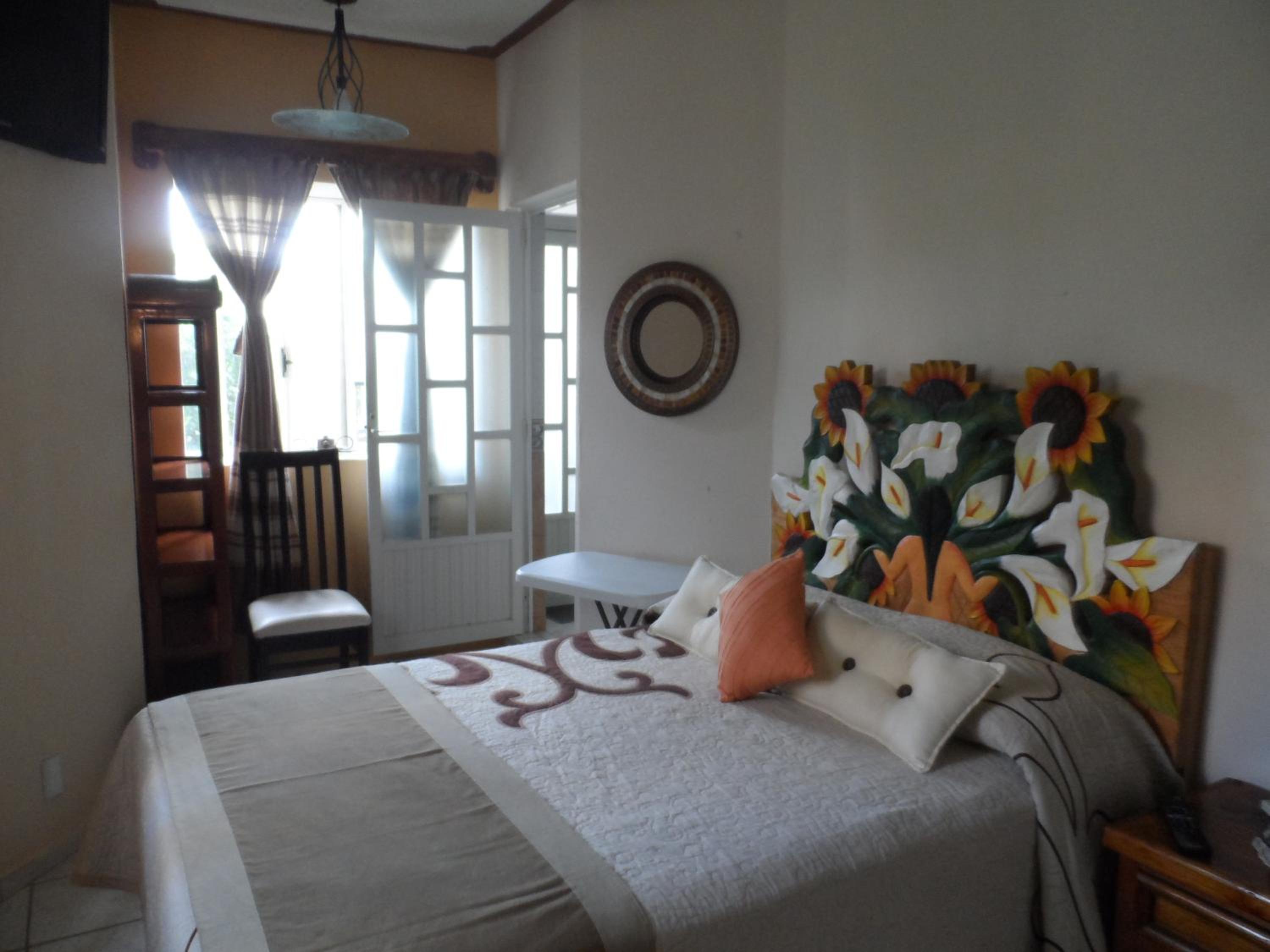 Double Room with Balcony - Photo 5
