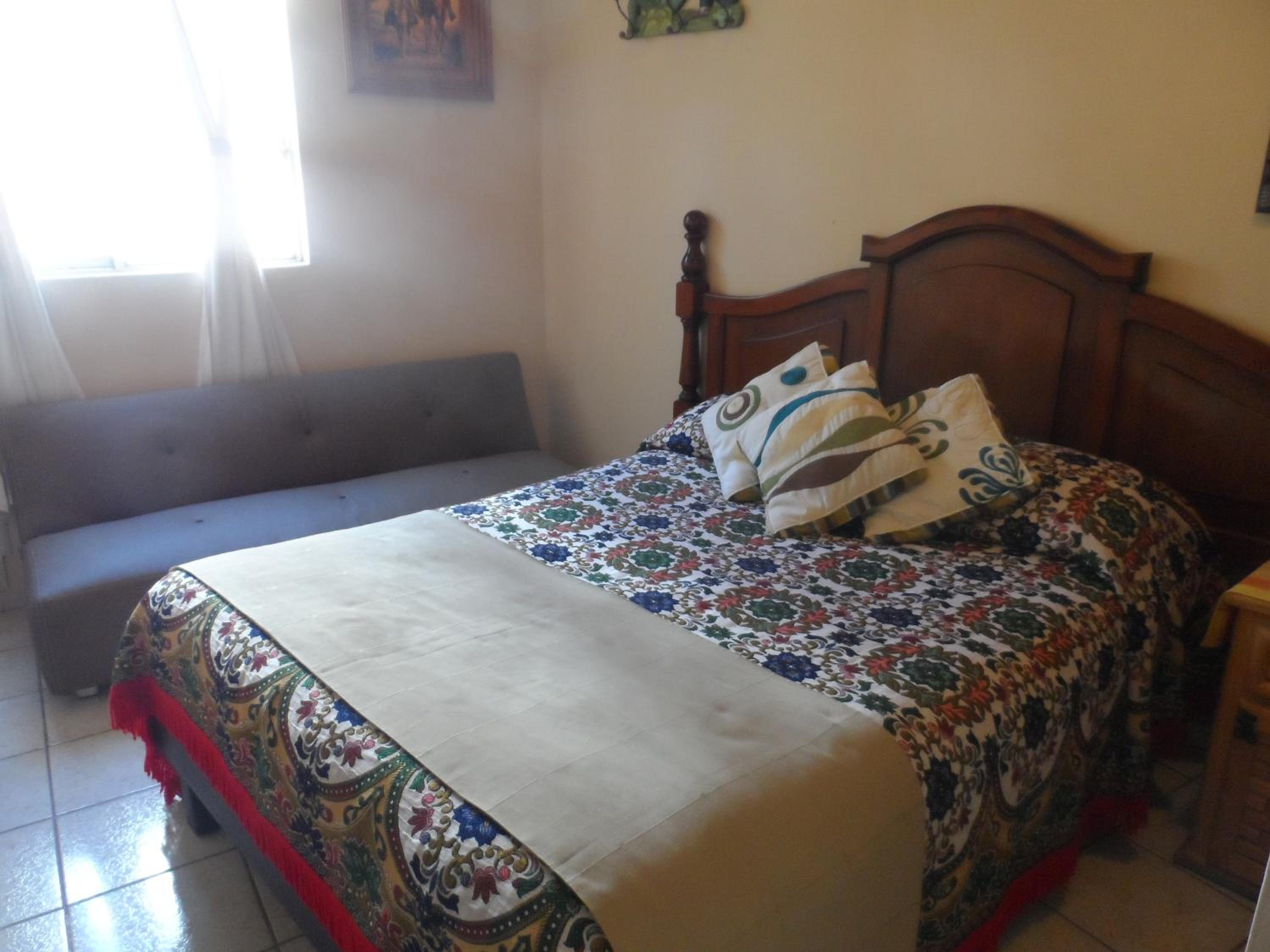 Standard King Room - Photo 4