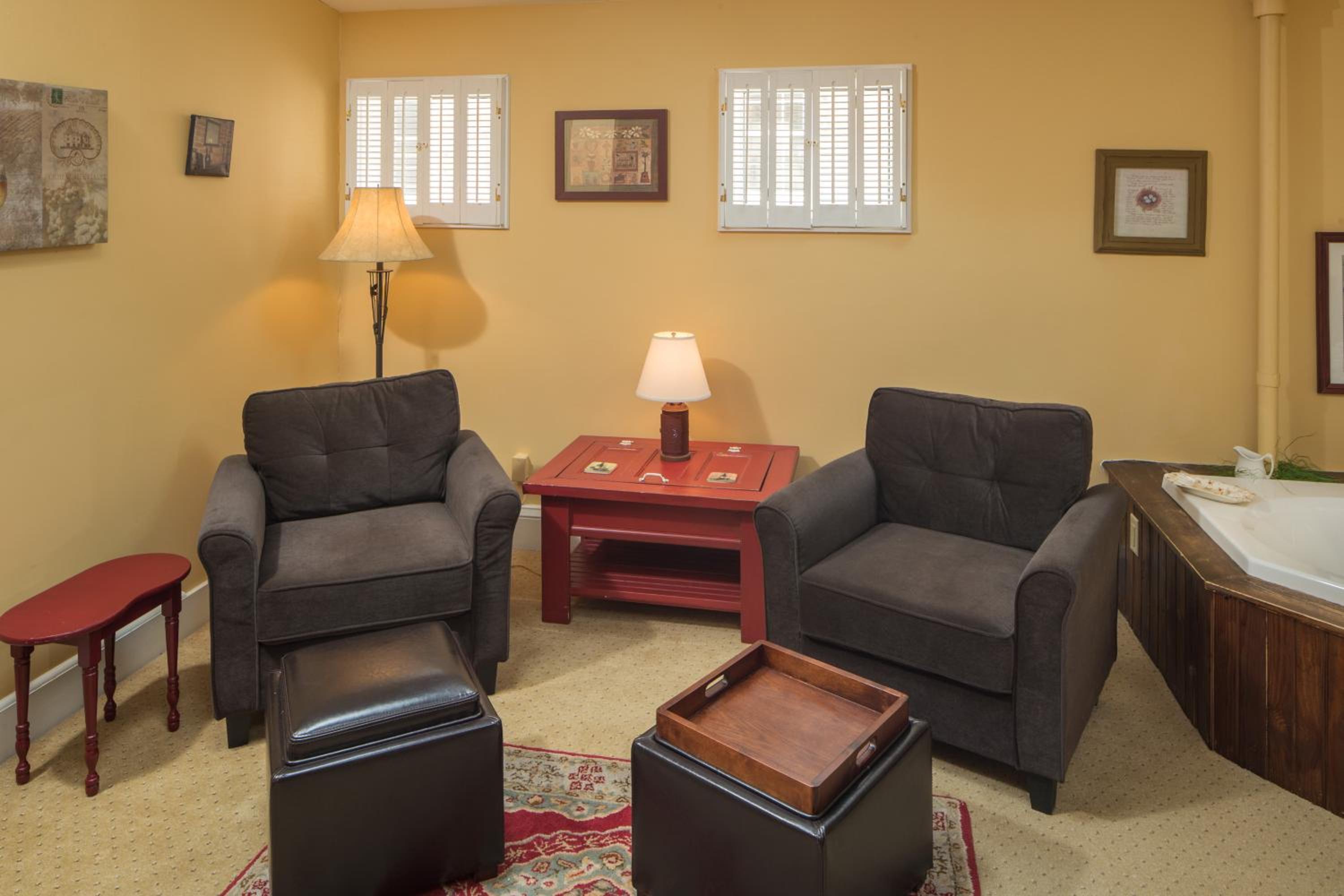 King Suite (Charlotte) photo 3