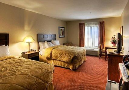 Queen Room with Two Queen Beds - Non-Smoking - Photo 2