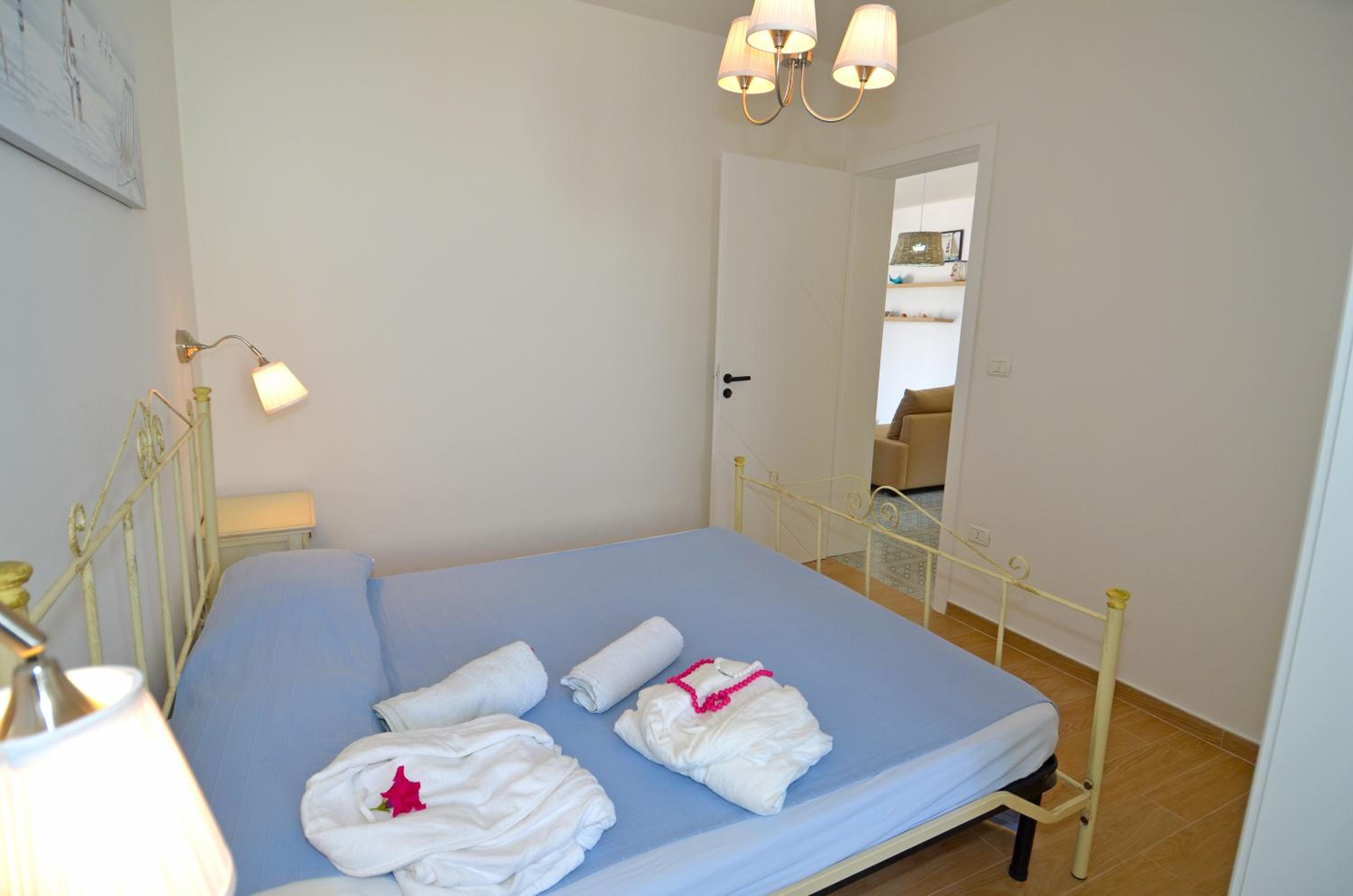 One-Bedroom House photo 1