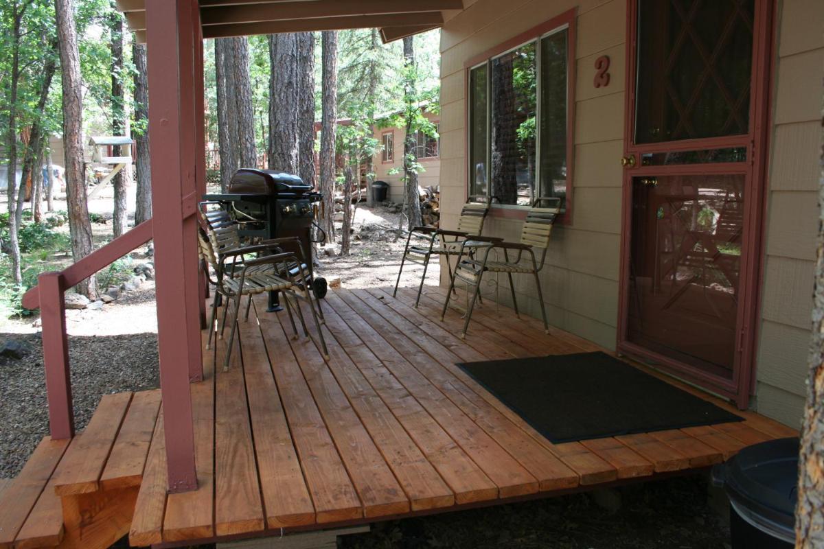 Two-Bedroom Cabin  photo 2