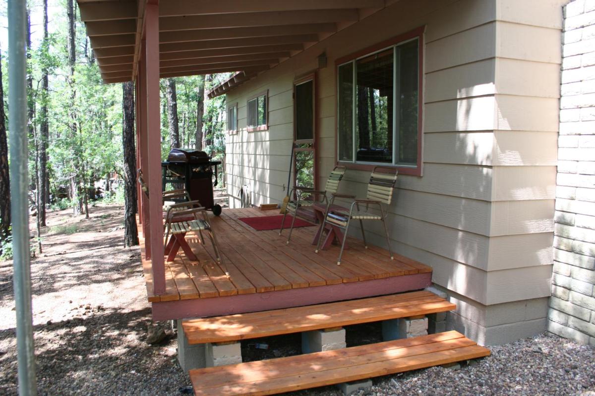 Two-Bedroom Cabin  photo 2