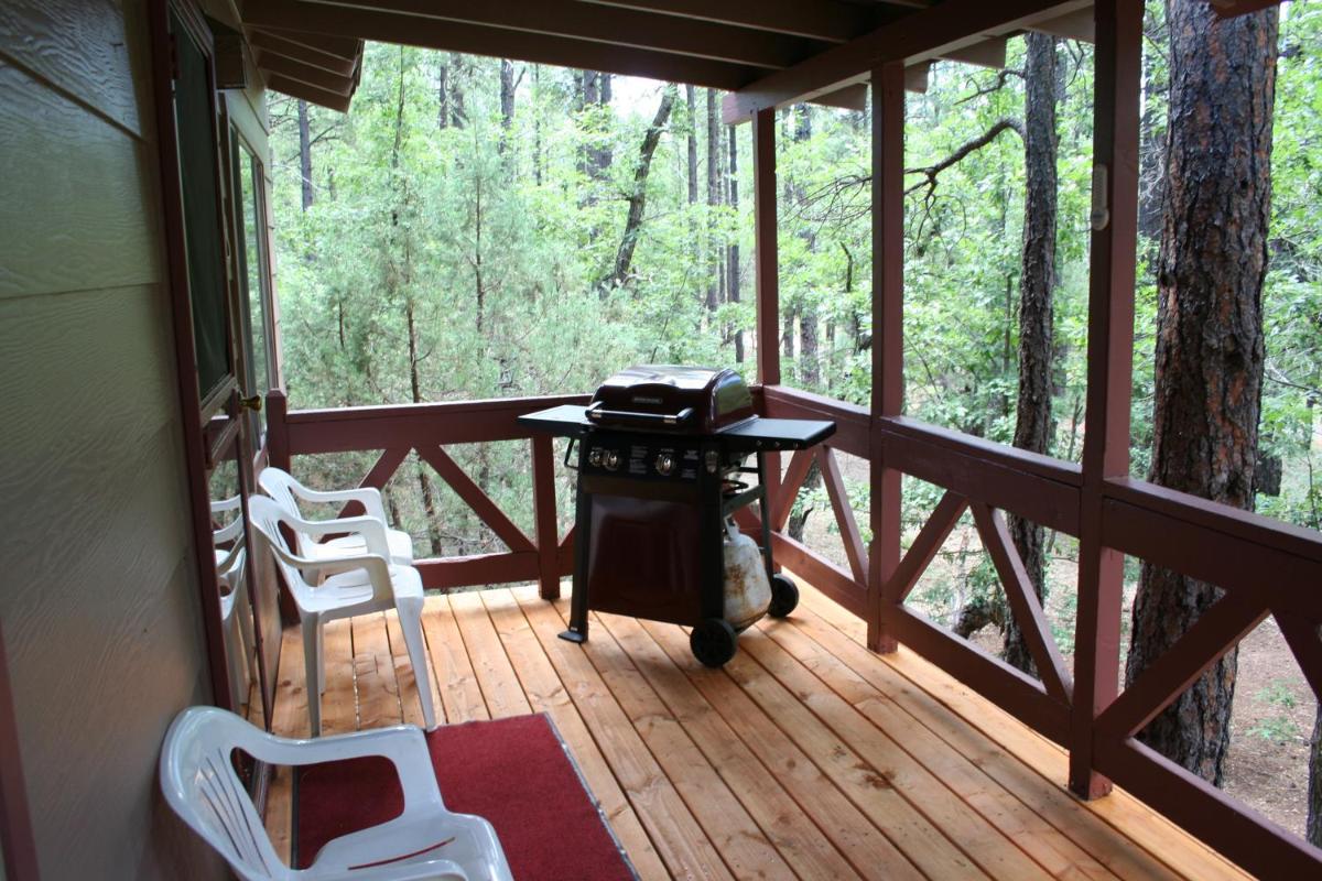 Two-Bedroom Cabin  photo 2