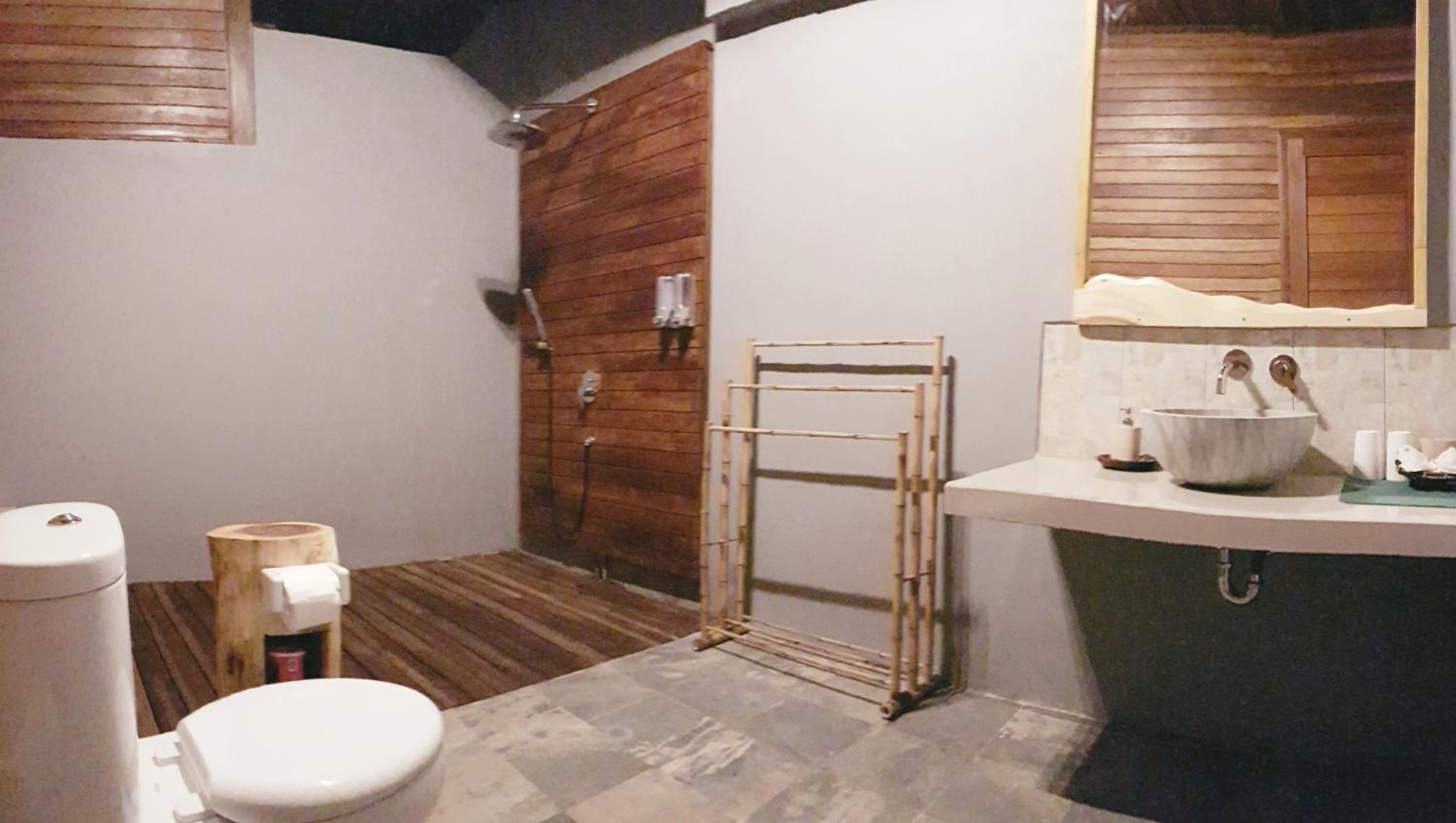Deluxe Double Room with Balcony photo 3
