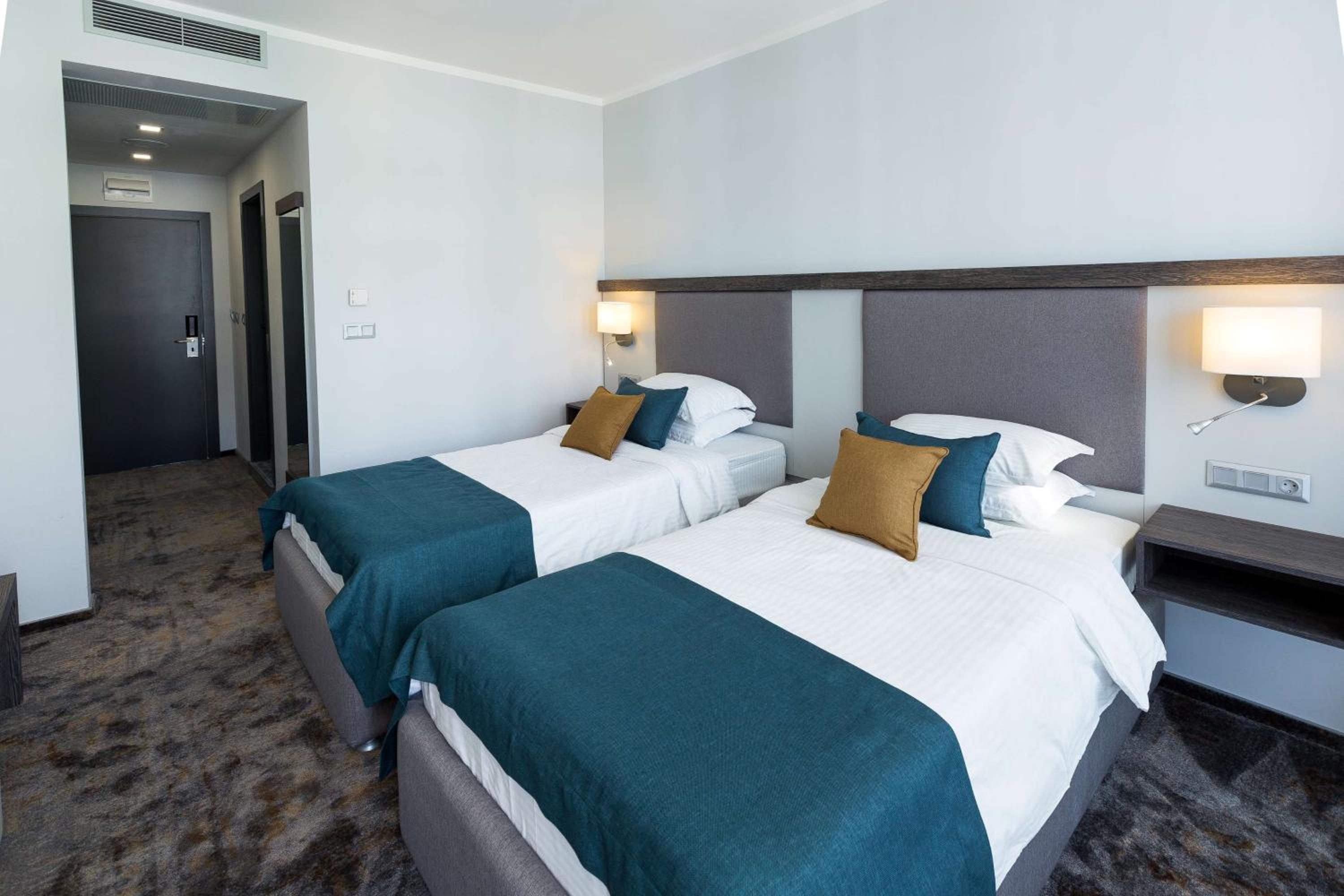 Standard Twin Room with Balcony and Pool View photo 1