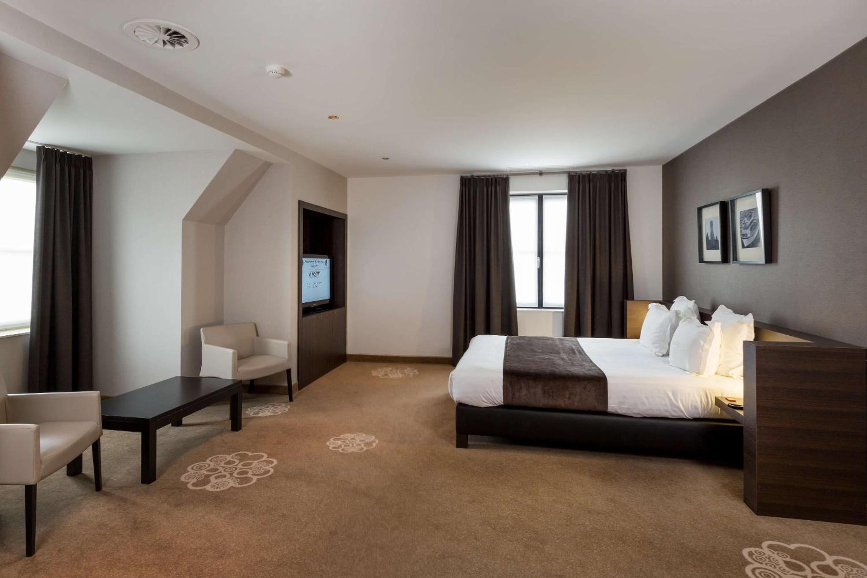 King Suite - Photo 4