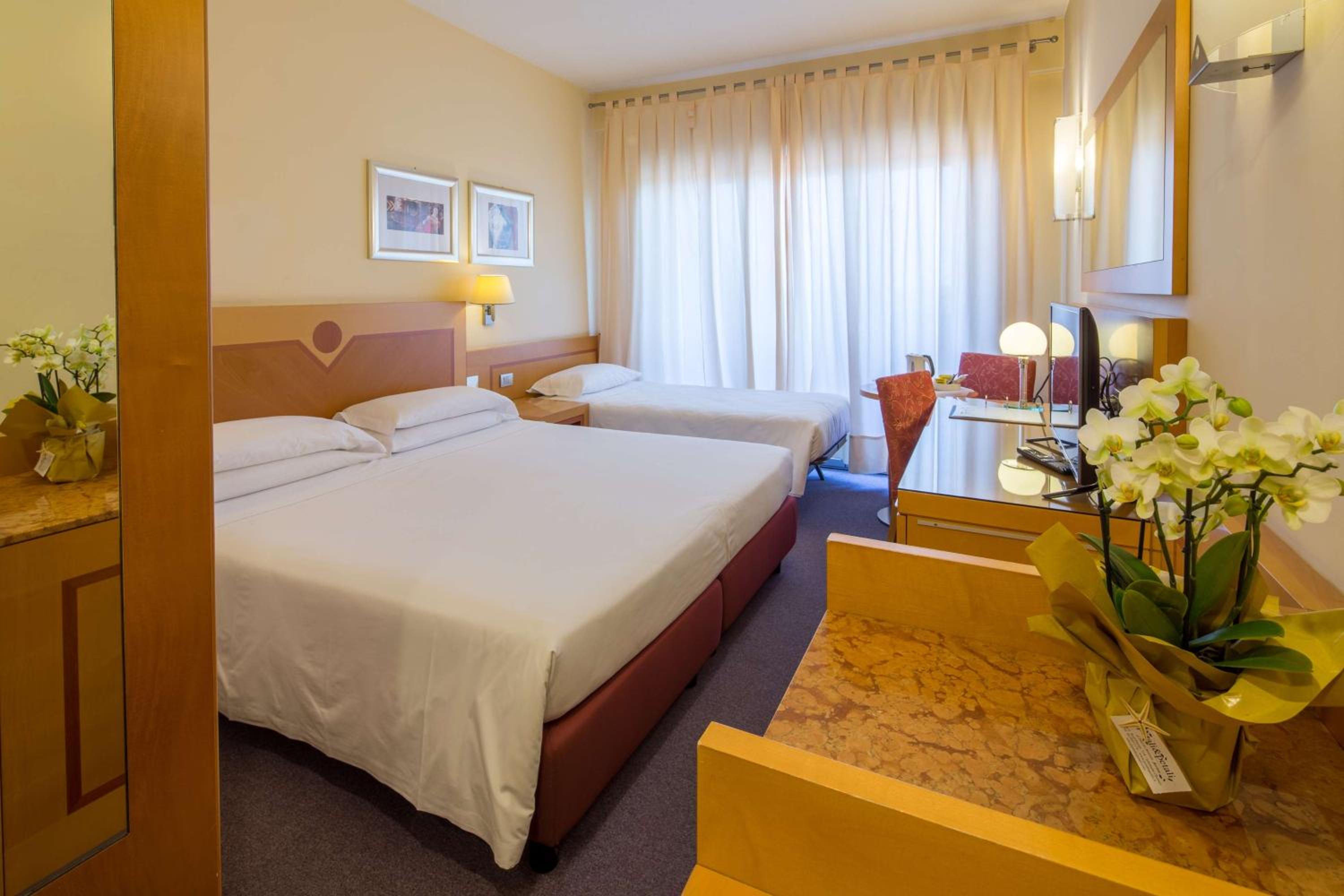 Classic Triple Room - Photo 6