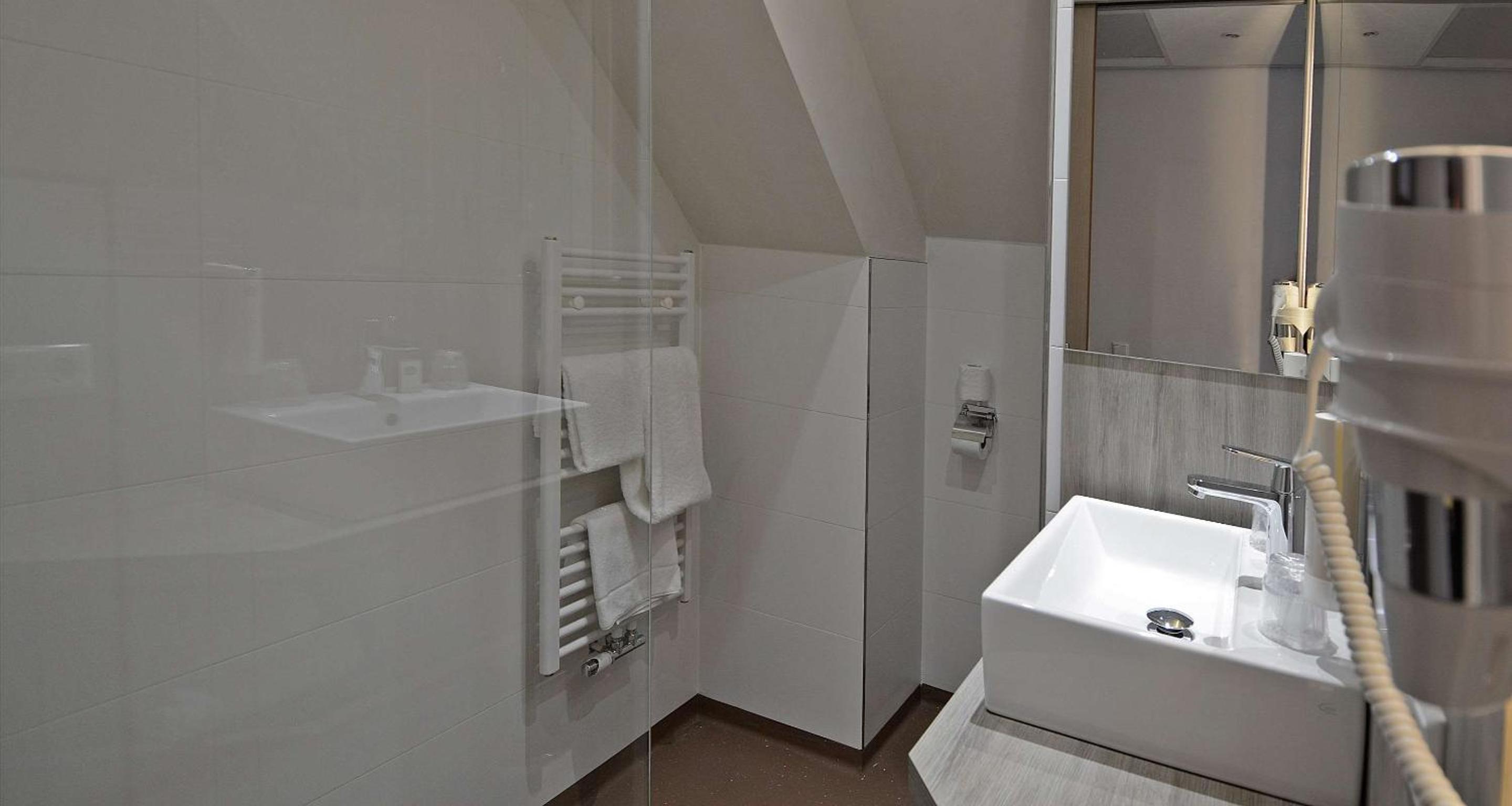 Superior Twin Room - Non-Smoking - Photo 2