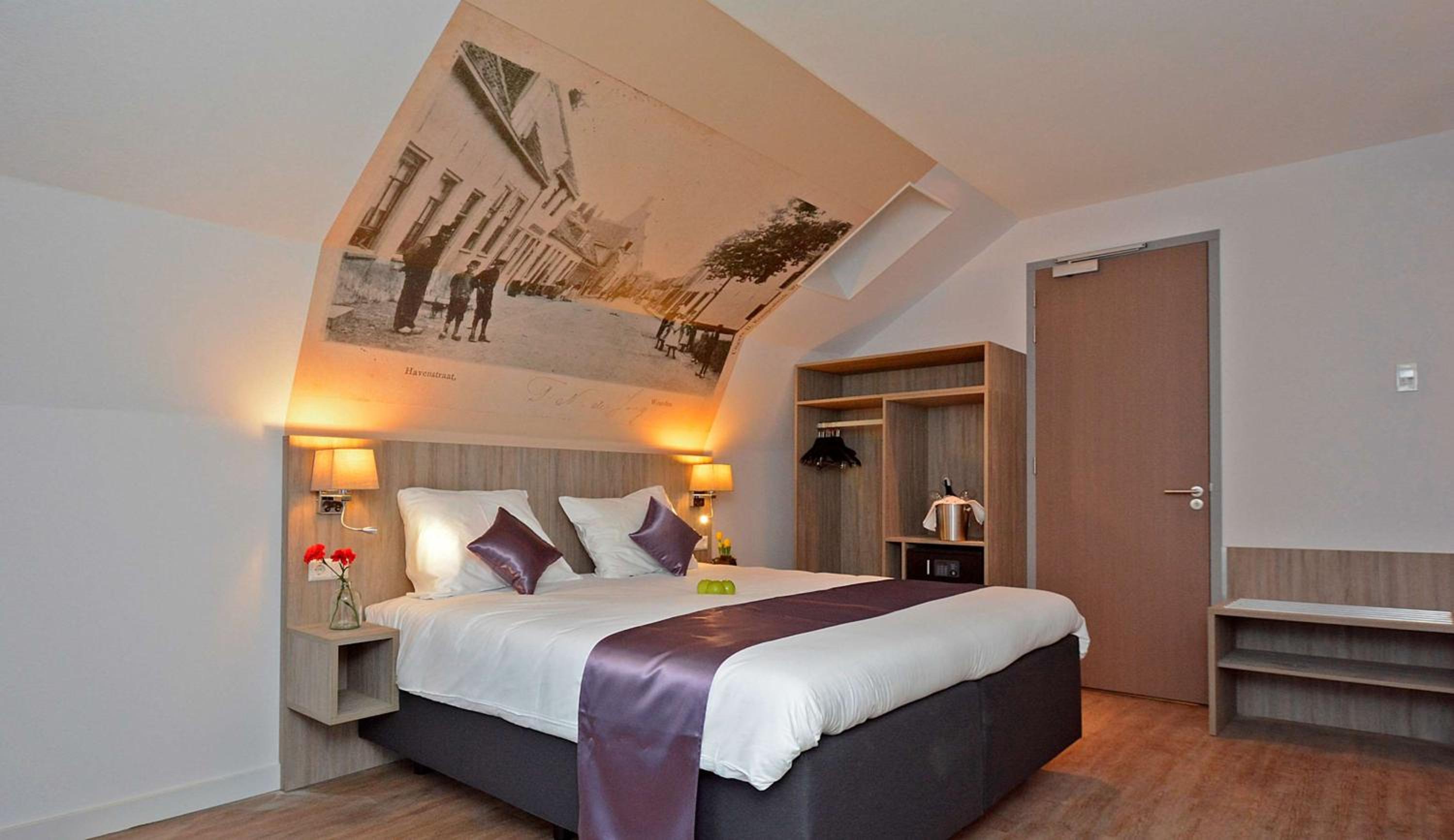 Superior King Room - Non-Smoking - Photo 3