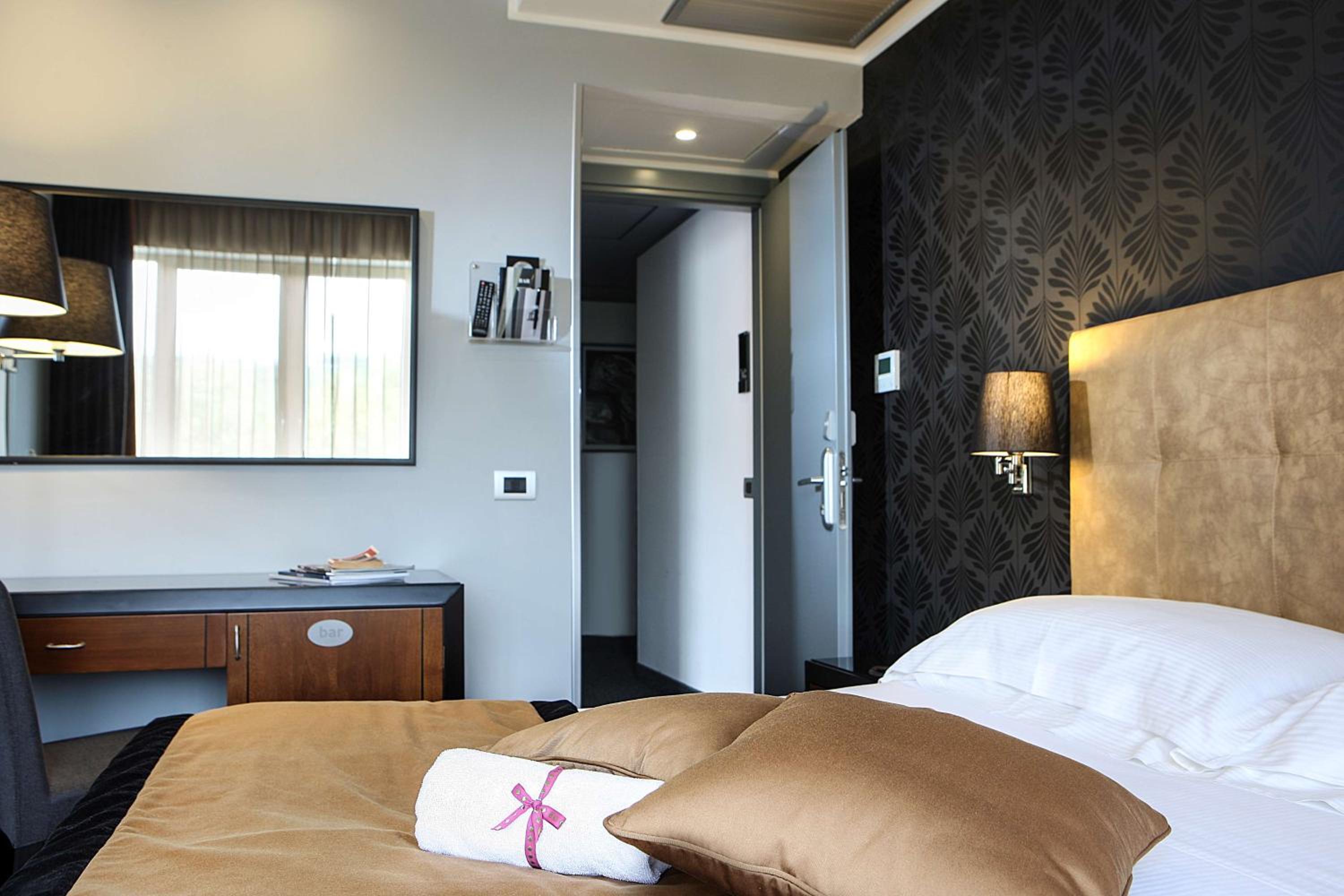 Standard Queen Room photo 3