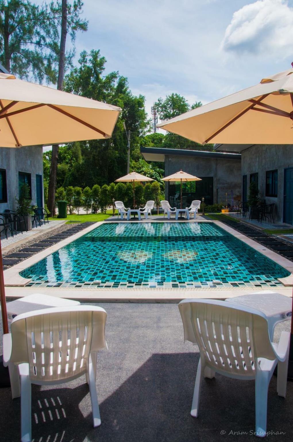 King Room with Pool View - Photo 48