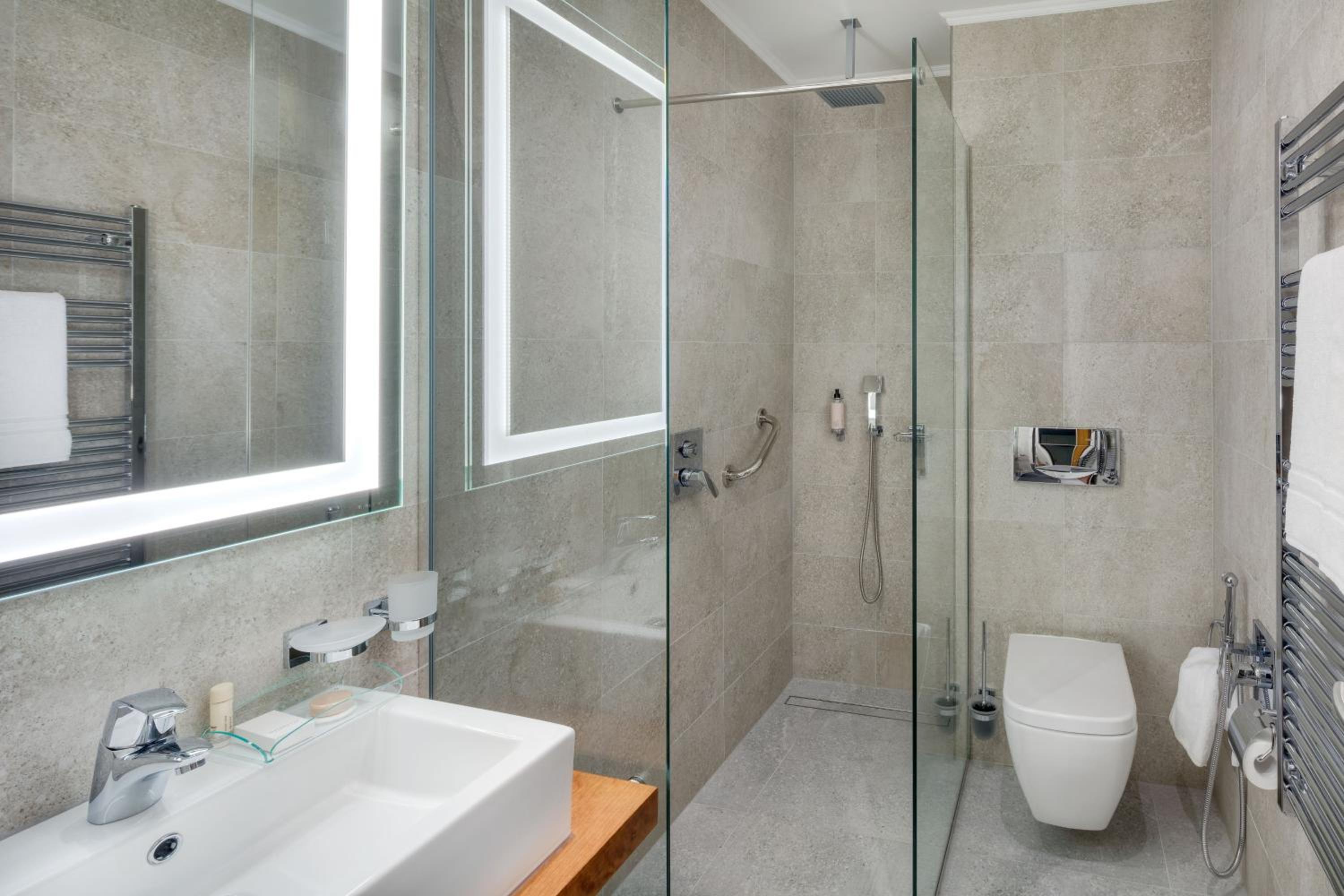 Hvezda - Premium Double or Twin Room with Wellness and Fitness Access  photo 2