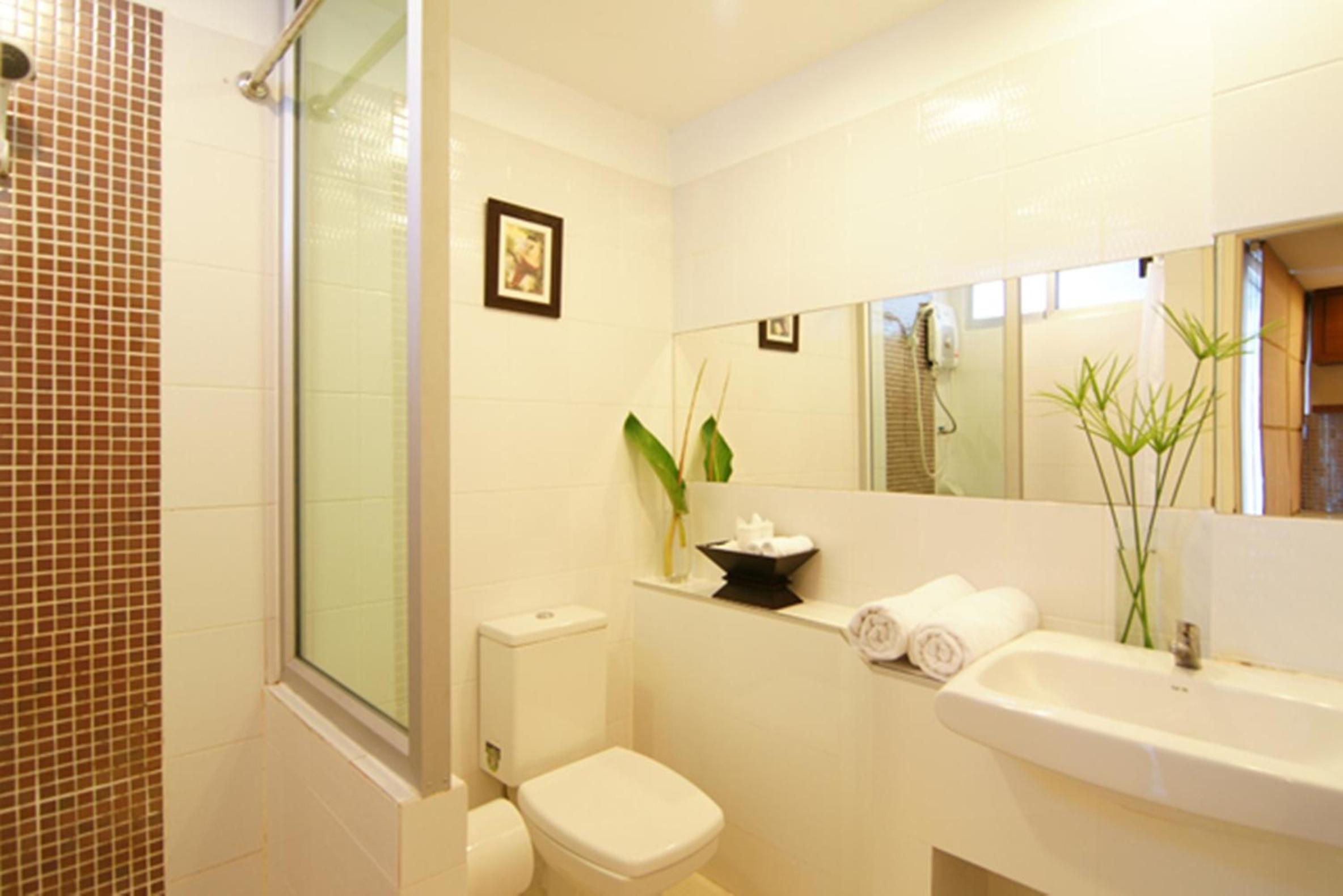 Superior Queen Room-Room only-No Airport Transfer - Photo 15