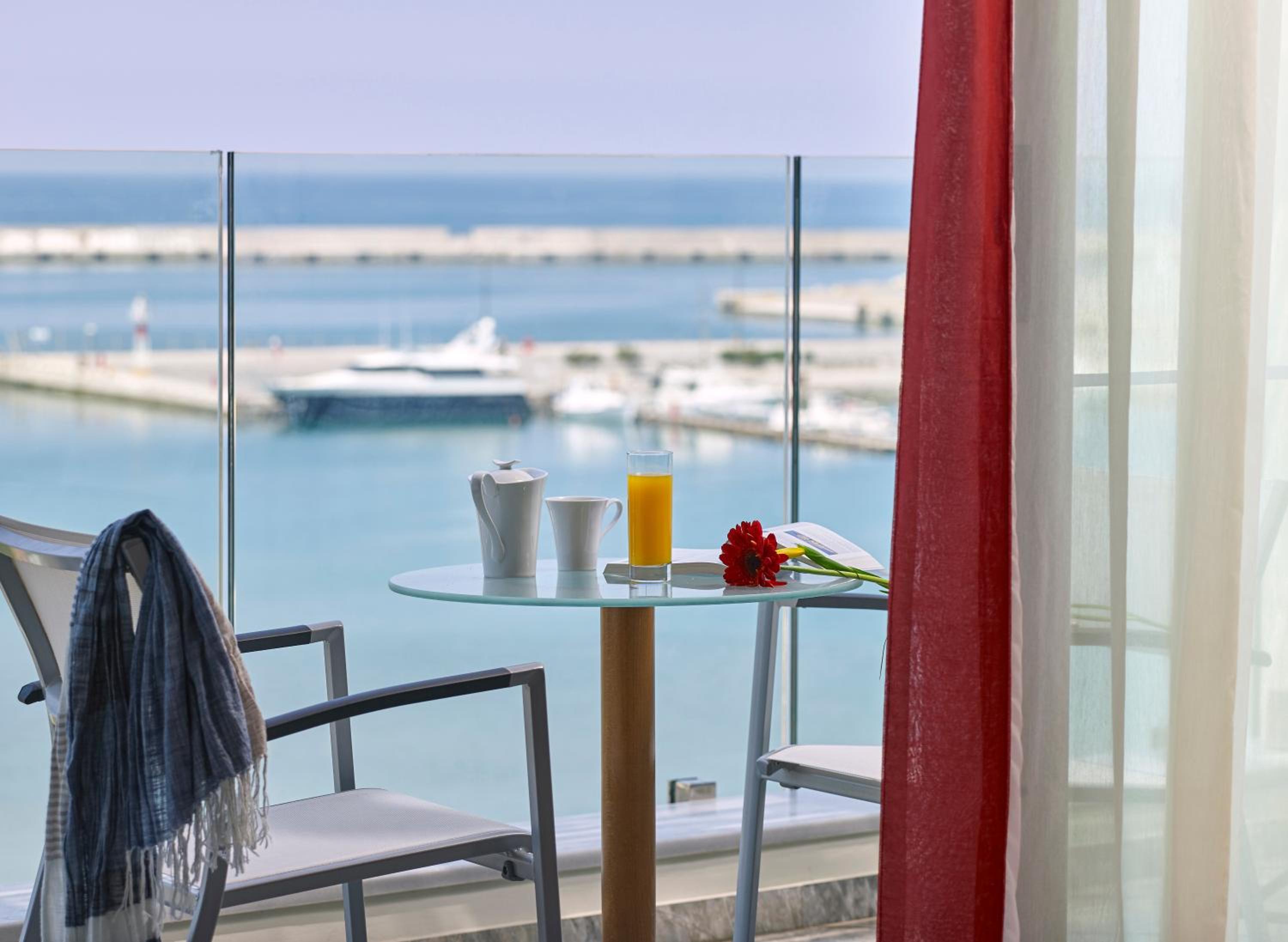 Double Room with Sea View - Photo 11