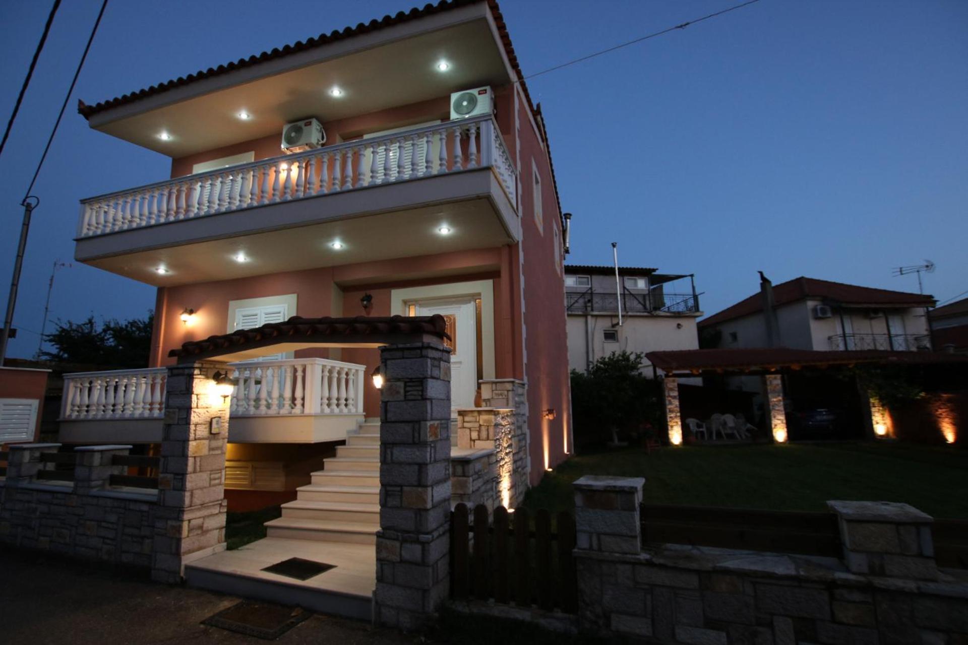 Three-Bedroom House photo 2