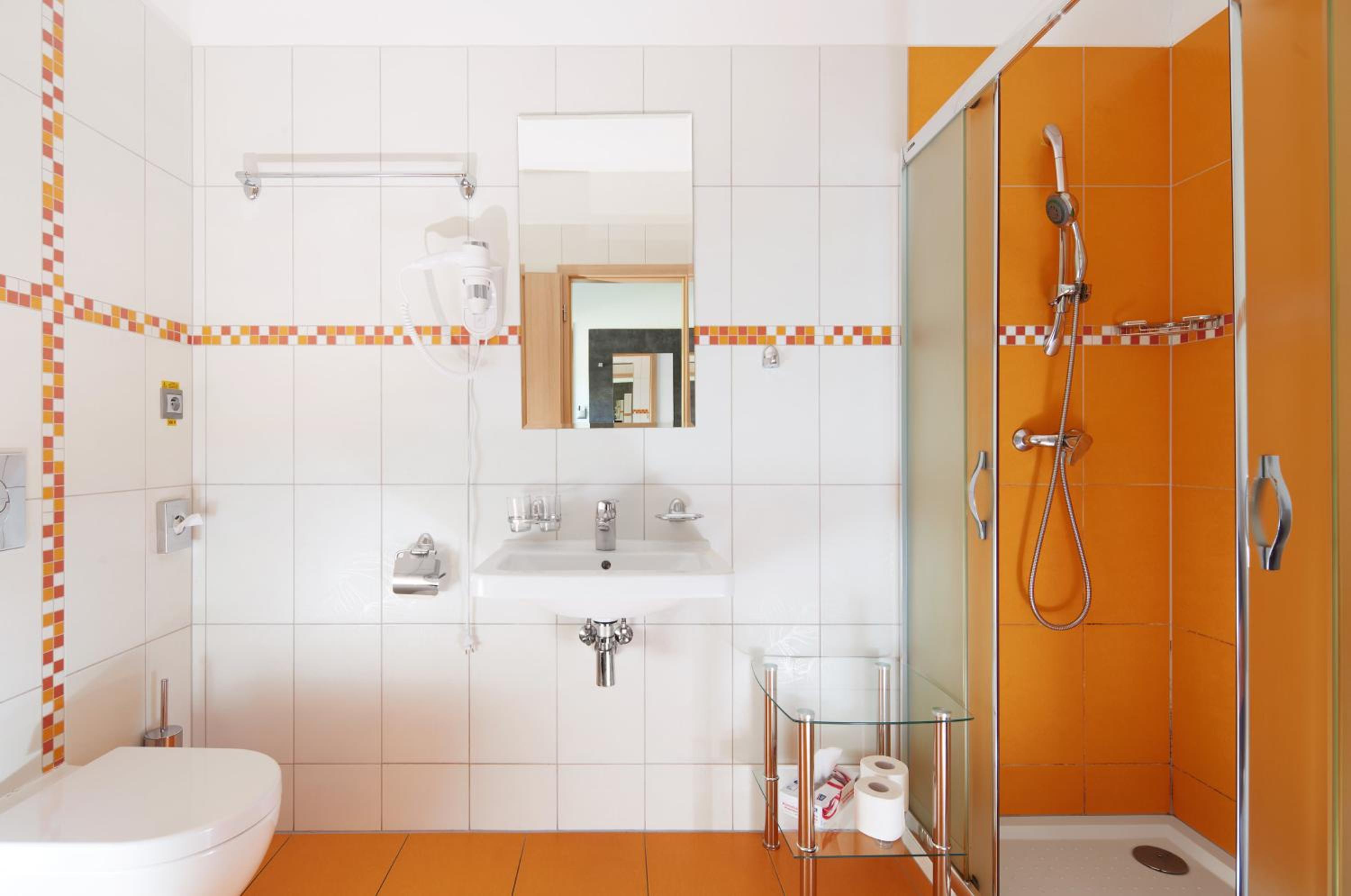Basic Triple Room photo 2