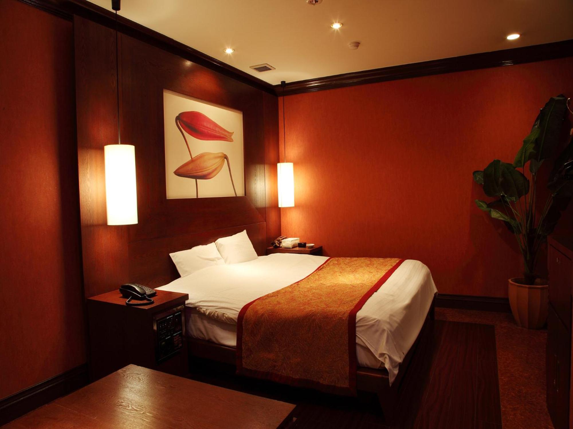 Standard King Room - Photo 4