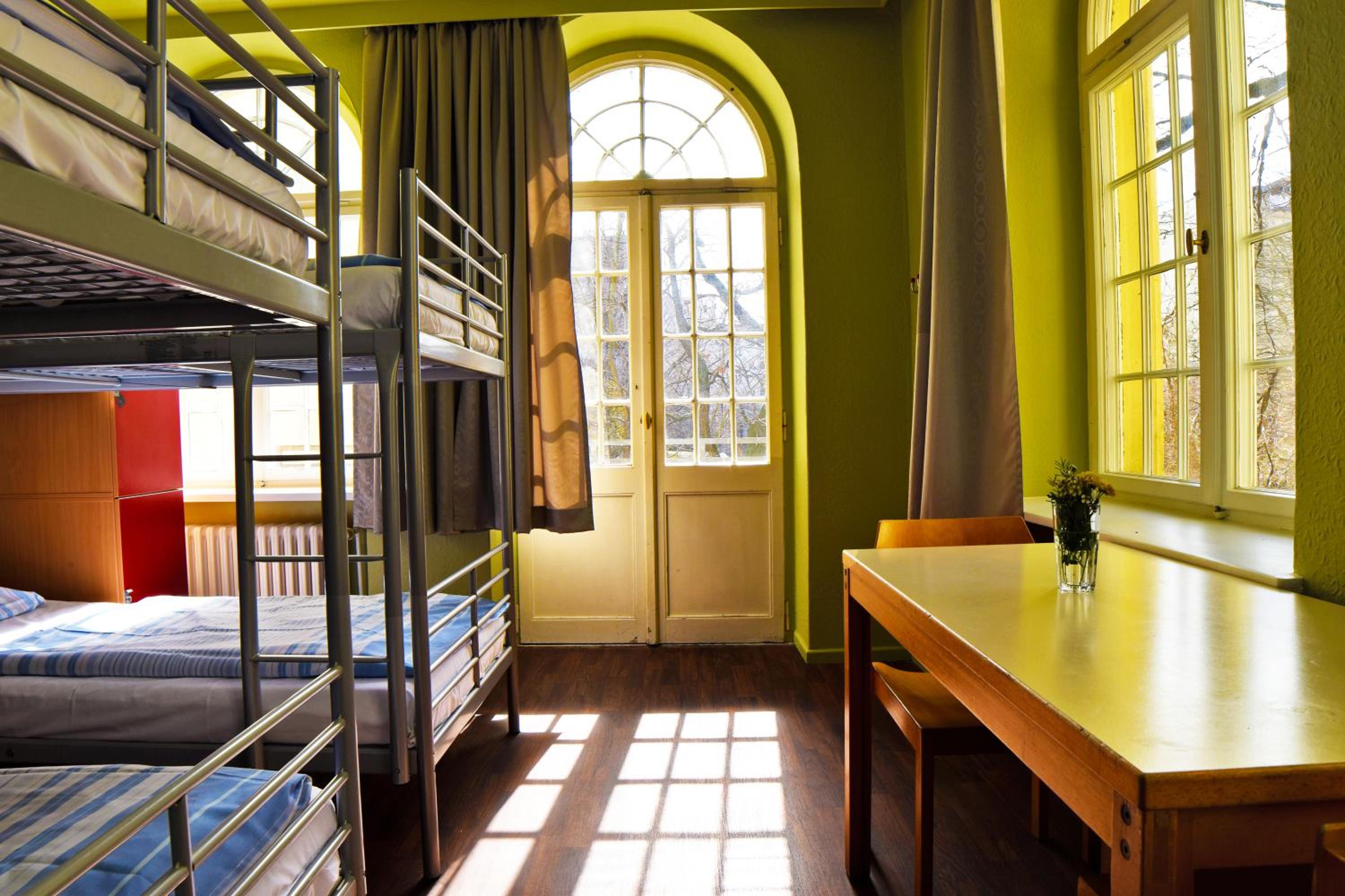 Single Bed in 12-Bed Dormitory Room photo 1