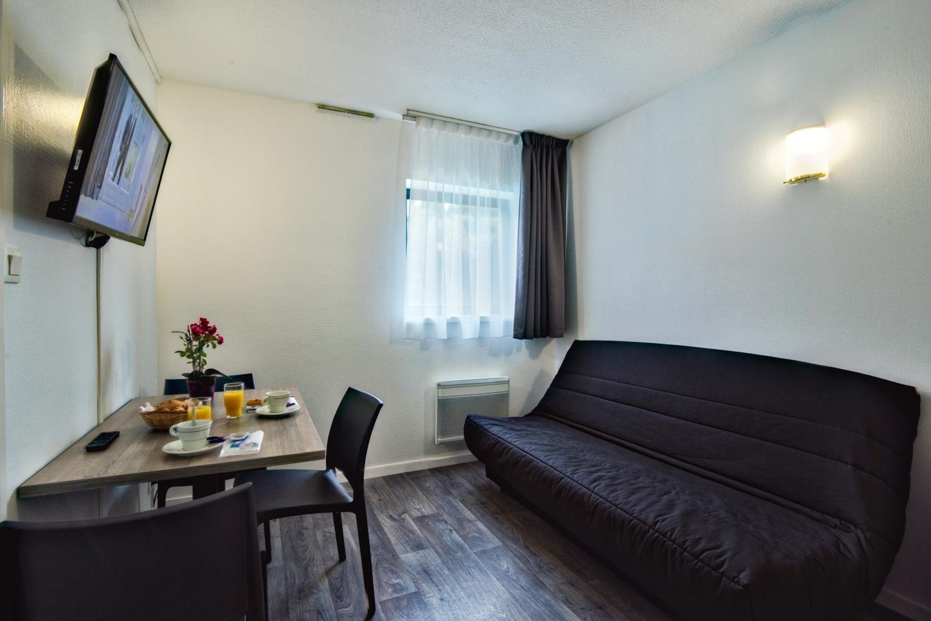 Twin Apartment