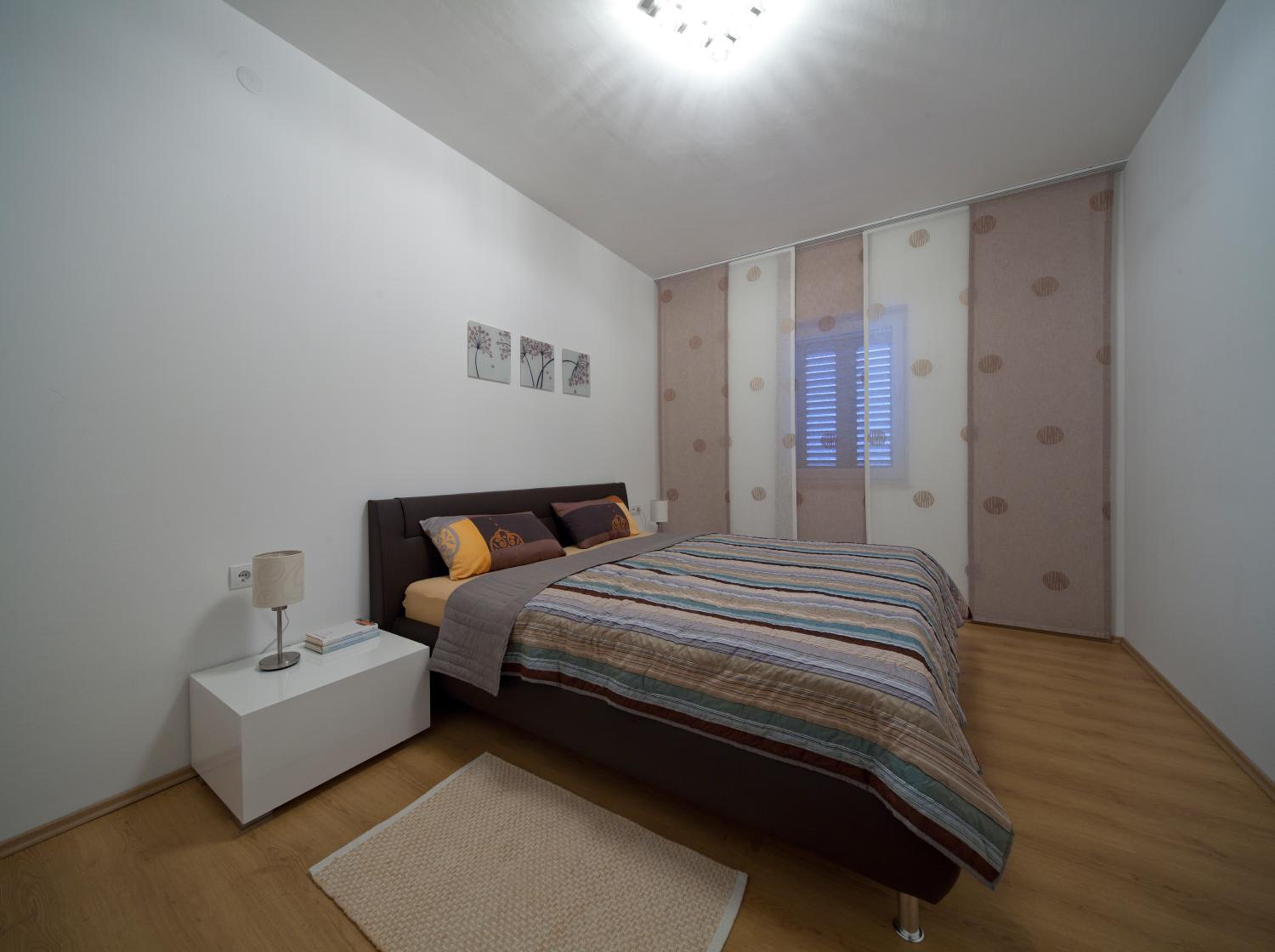 One-Bedroom Apartment with Patio and Partial Sea View (4 Adults)