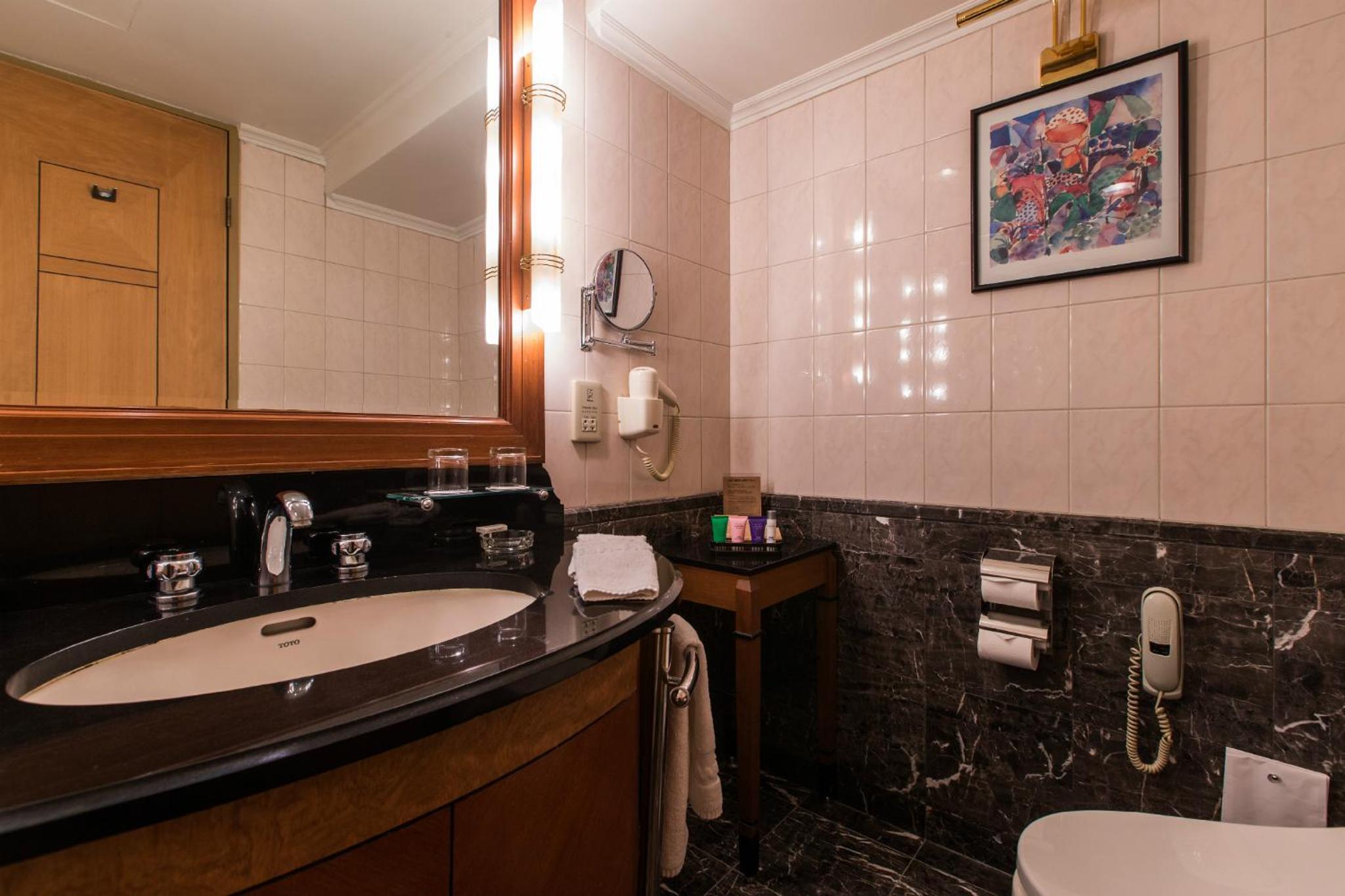 Standard King Room - Photo 2